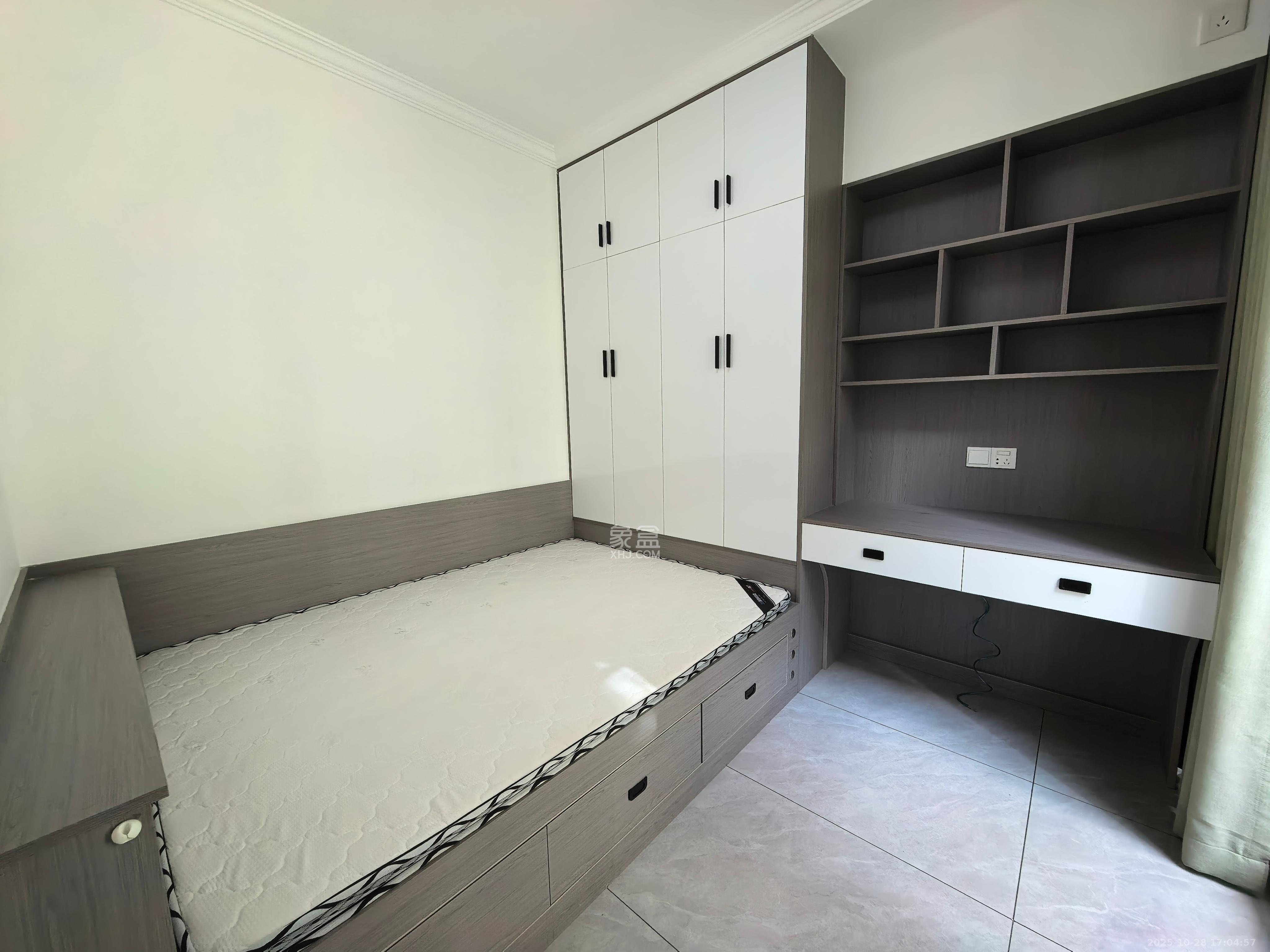 金辉优步星樾  3室2厅2卫    2600.0元/月 金辉优步星樾  3室2厅2卫    2600.0元/月户型图