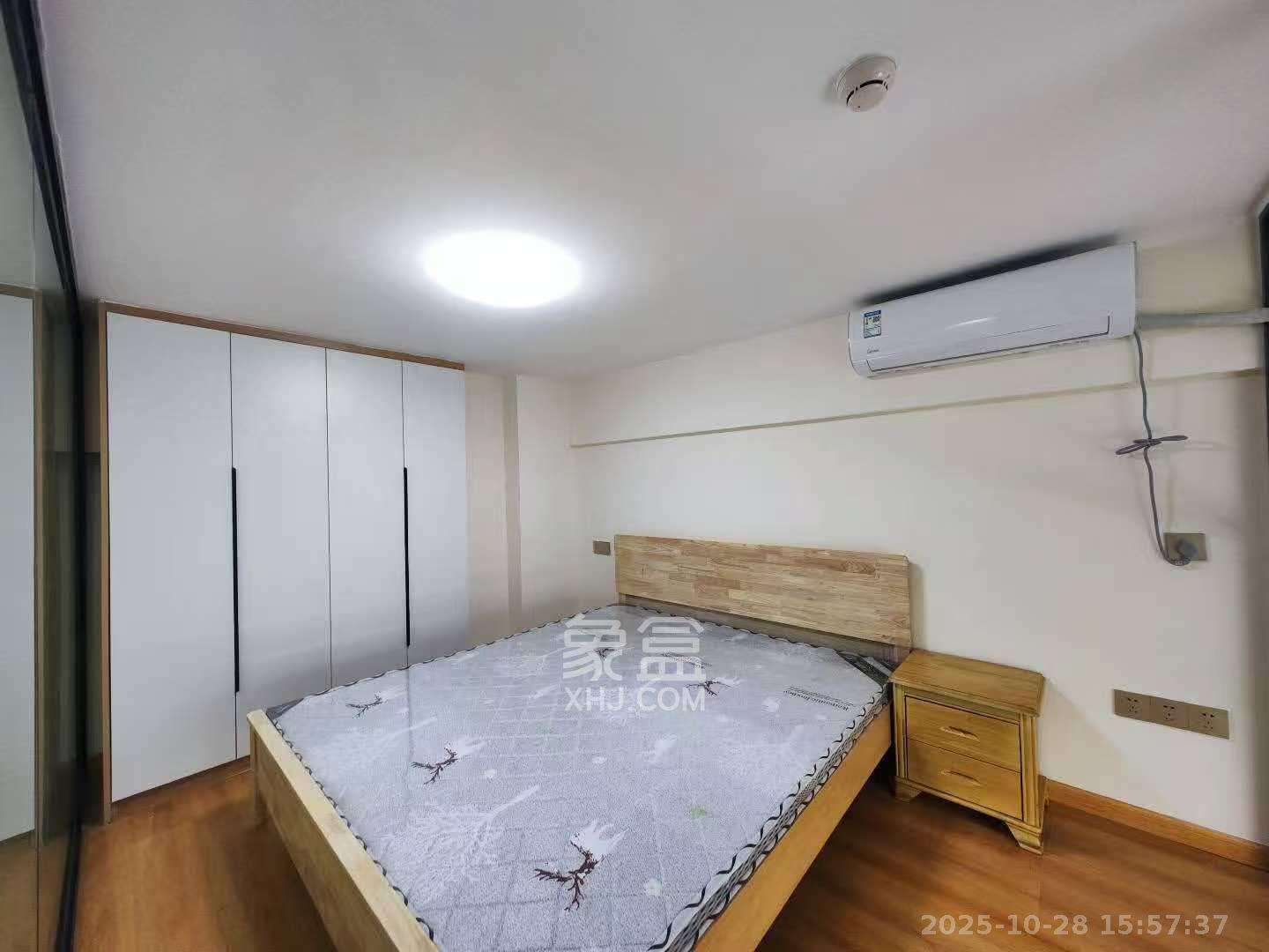 天麓轻奢国际  1室1厅1卫    1600.0元/月室内图