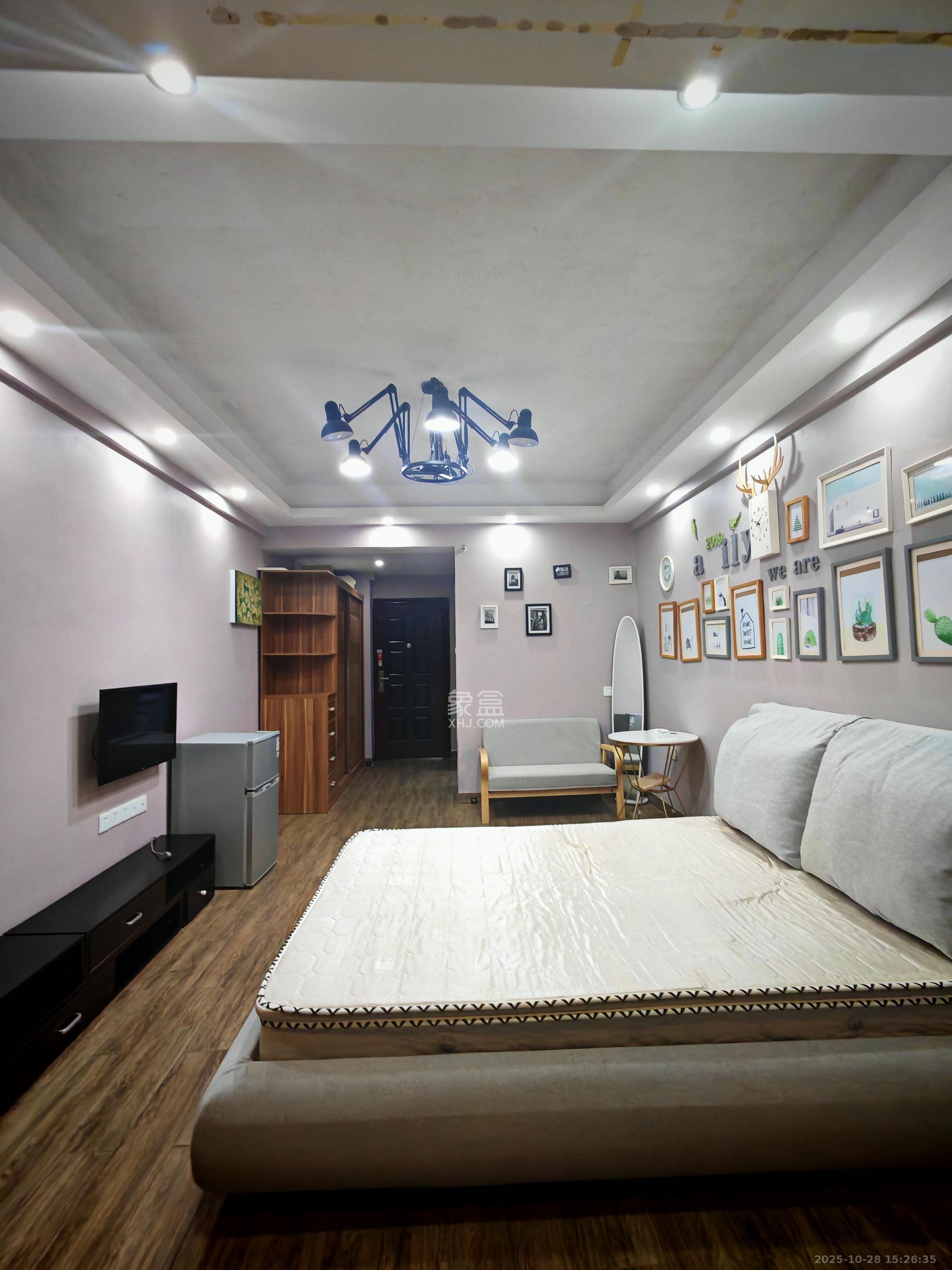 阳光锦城  1室1厅1卫    1700.0元/月 阳光锦城  1室1厅1卫    1700.0元/月室内图