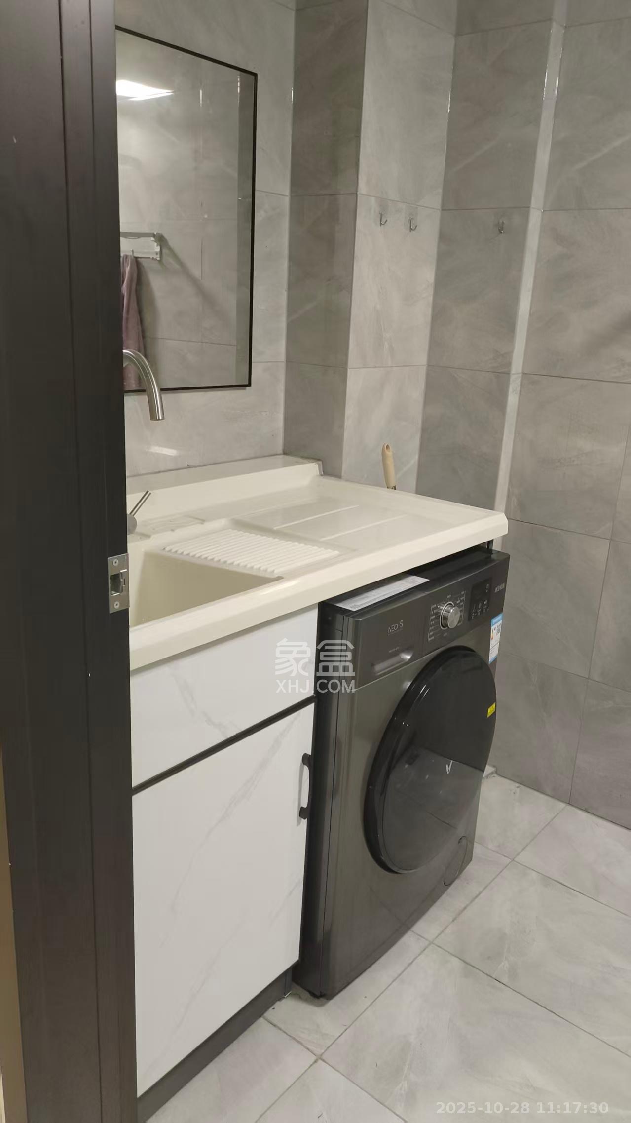 长房东旭国际 1室1厅1卫 1800.0元/月 长房东旭国际 1室1厅1卫 1800.0元/月室内图