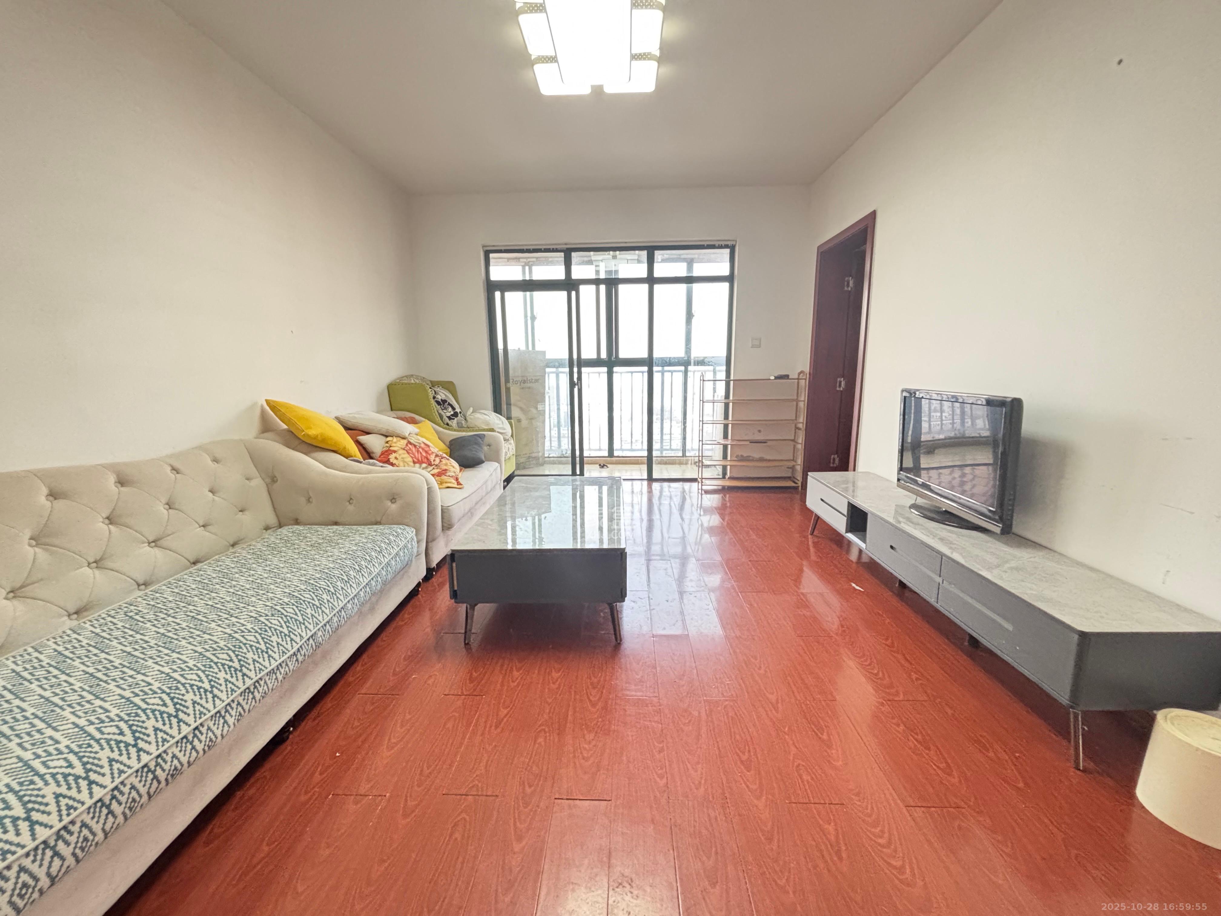 颐兴家园  3室2厅1卫    2400.0元/月室内图