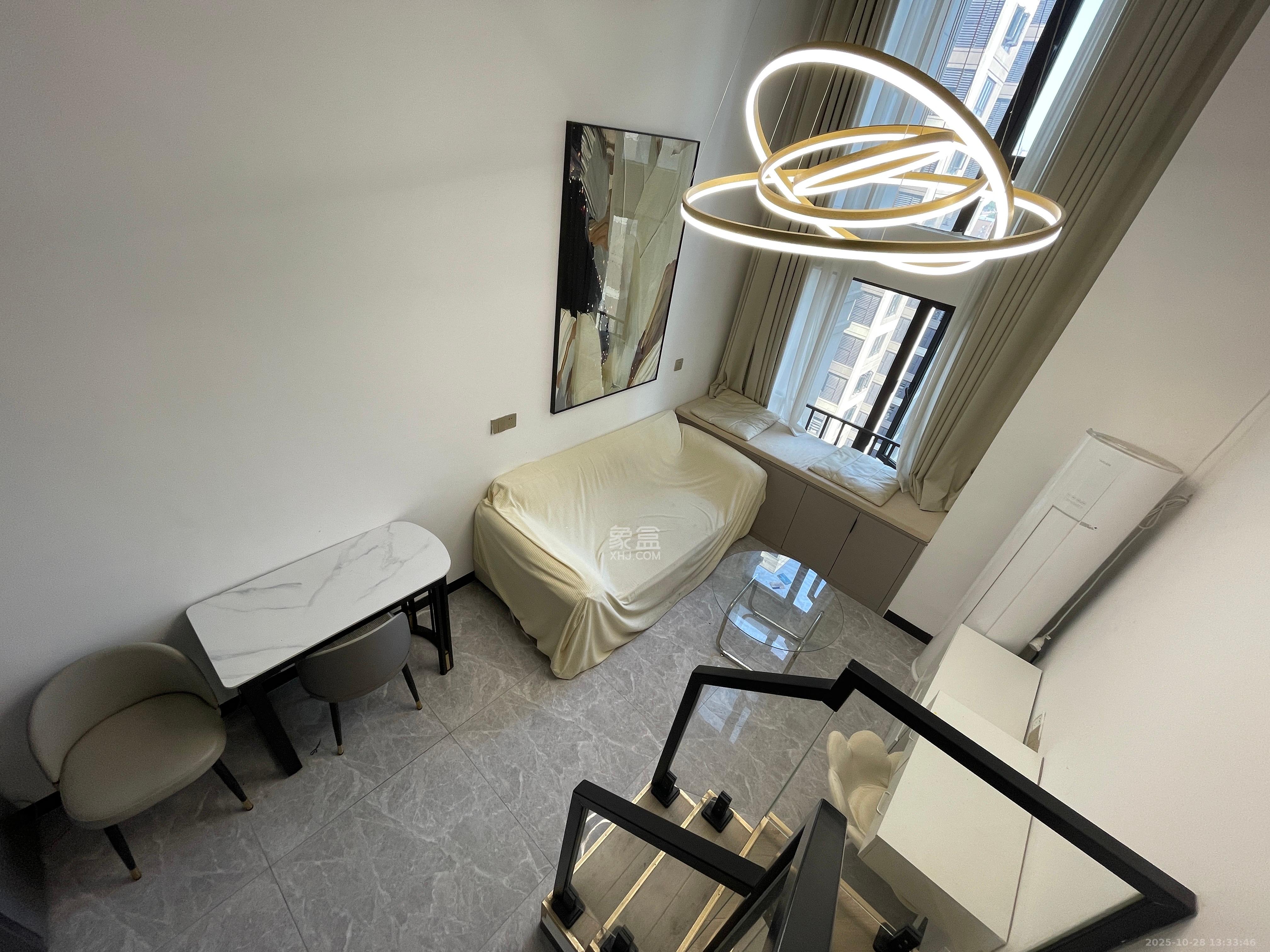 卓越江岸  1室1厅1卫    2200.0元/月室内图