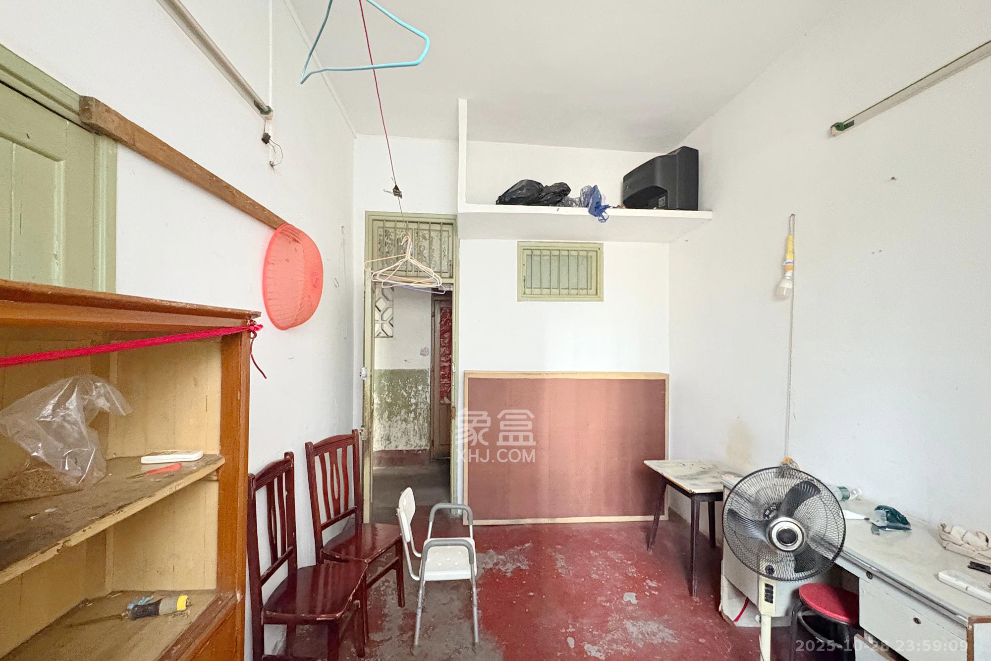 福康里湘运宿舍  2室1厅1卫    35.0万 福康里湘运宿舍  2室1厅1卫    35.0万客厅