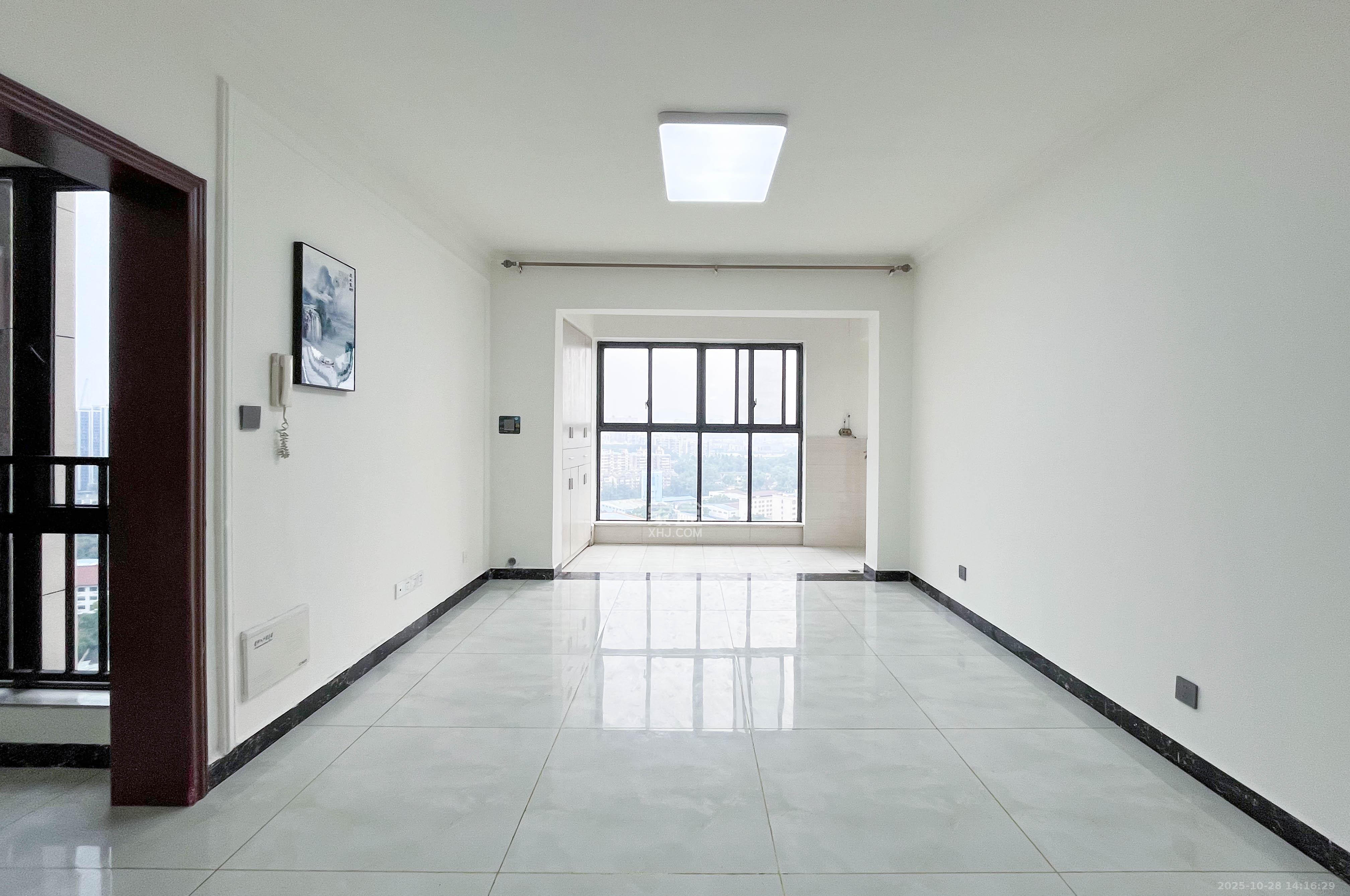 航天溪湖 3室2厅2卫 86.8万 航天溪湖 3室2厅2卫 86.8万客厅