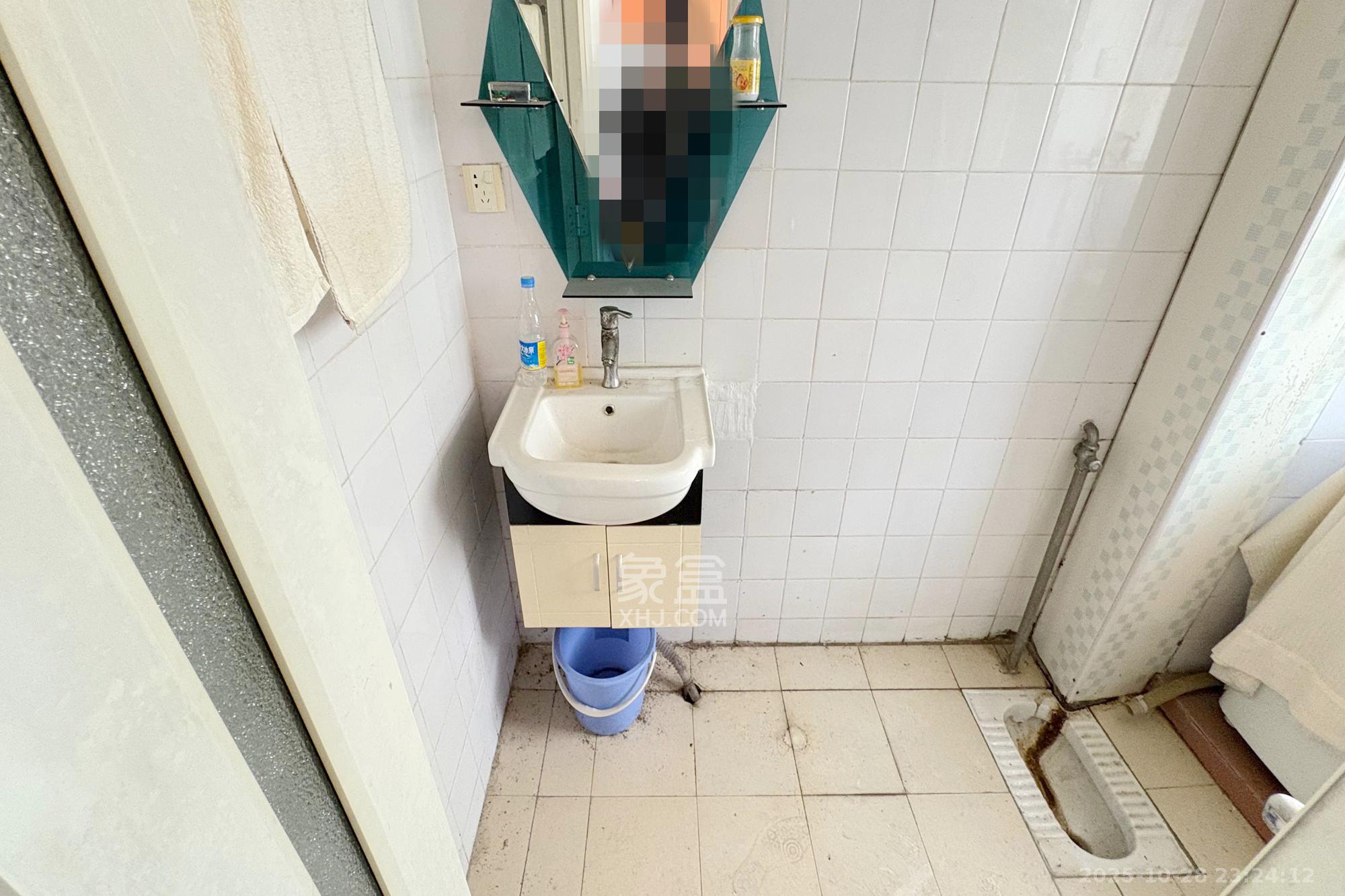 府后街50号三招四招宿舍  2室1厅1卫    46.0万 府后街50号三招四招宿舍  2室1厅1卫    46.0万卫生间