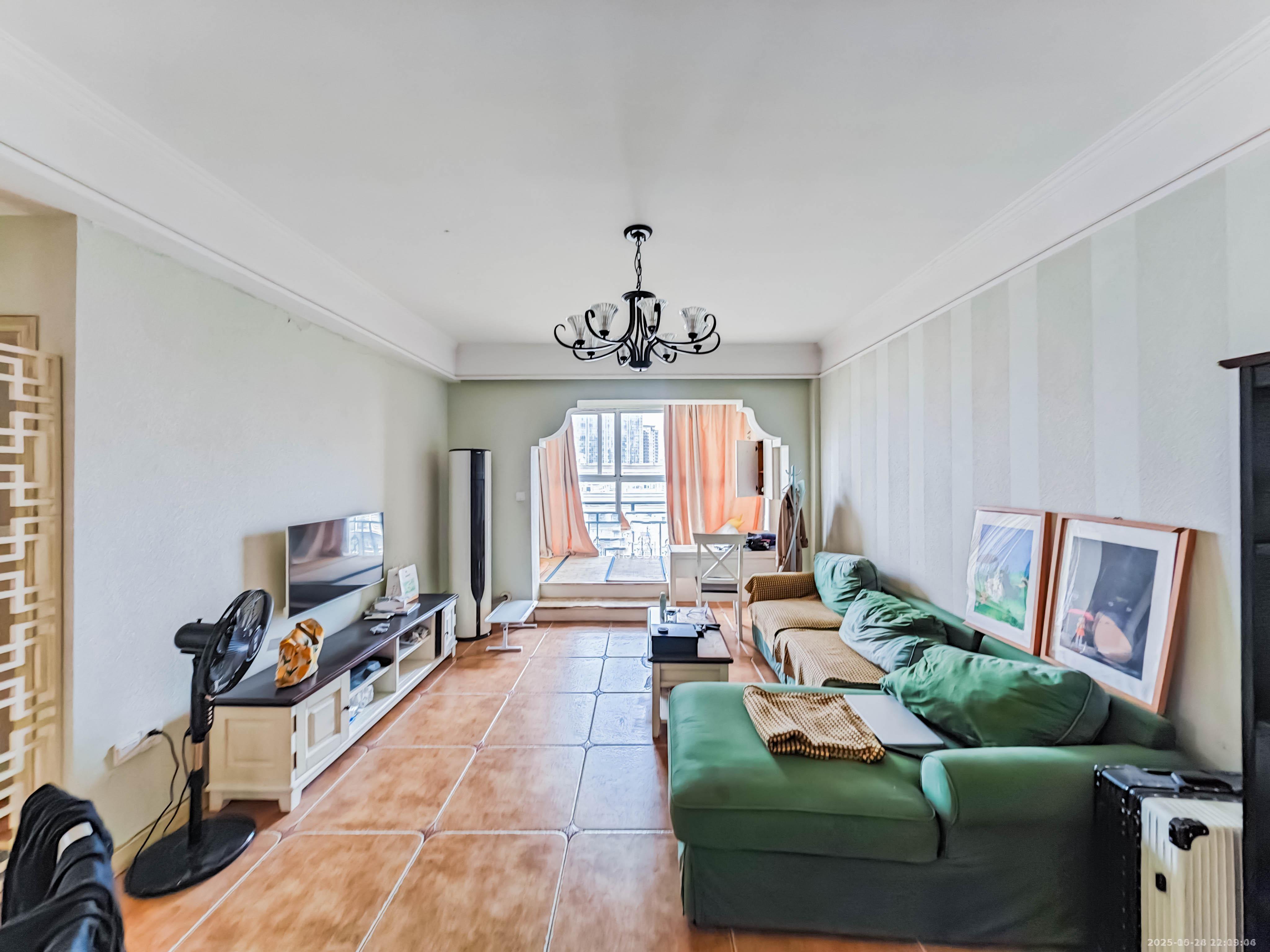 城市山水豪园(山水城市风景)  2室2厅1卫    2300.0元/月 城市山水豪园(山水城市风景)  2室2厅1卫    2300.0元/月室内图