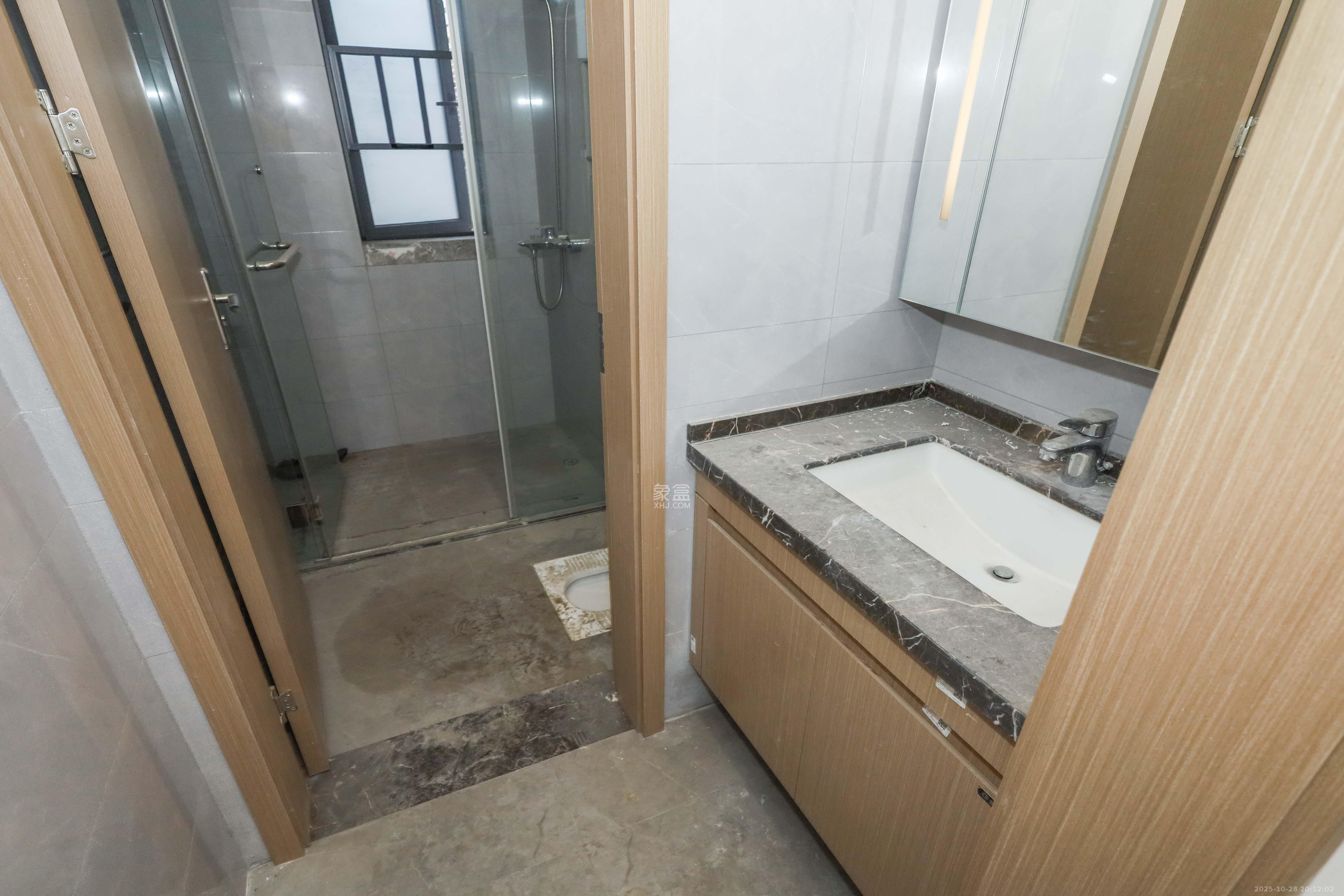 中国铁建湘语梅溪  4室2厅2卫    159.0万卫生间