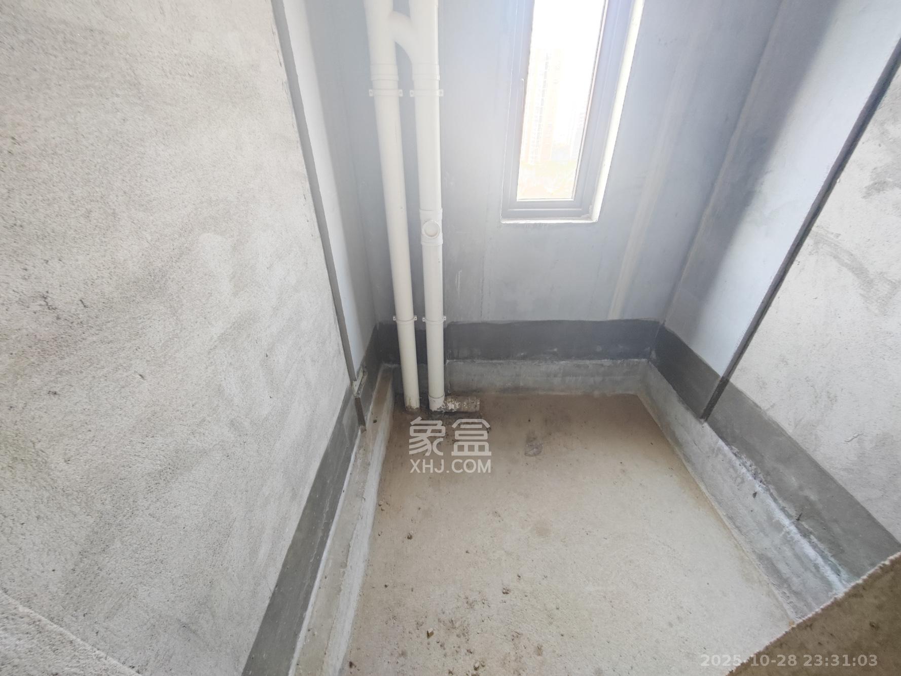 卓越蔚蓝城邦 3室2厅2卫 86.0万 卓越蔚蓝城邦 3室2厅2卫 86.0万卫生间