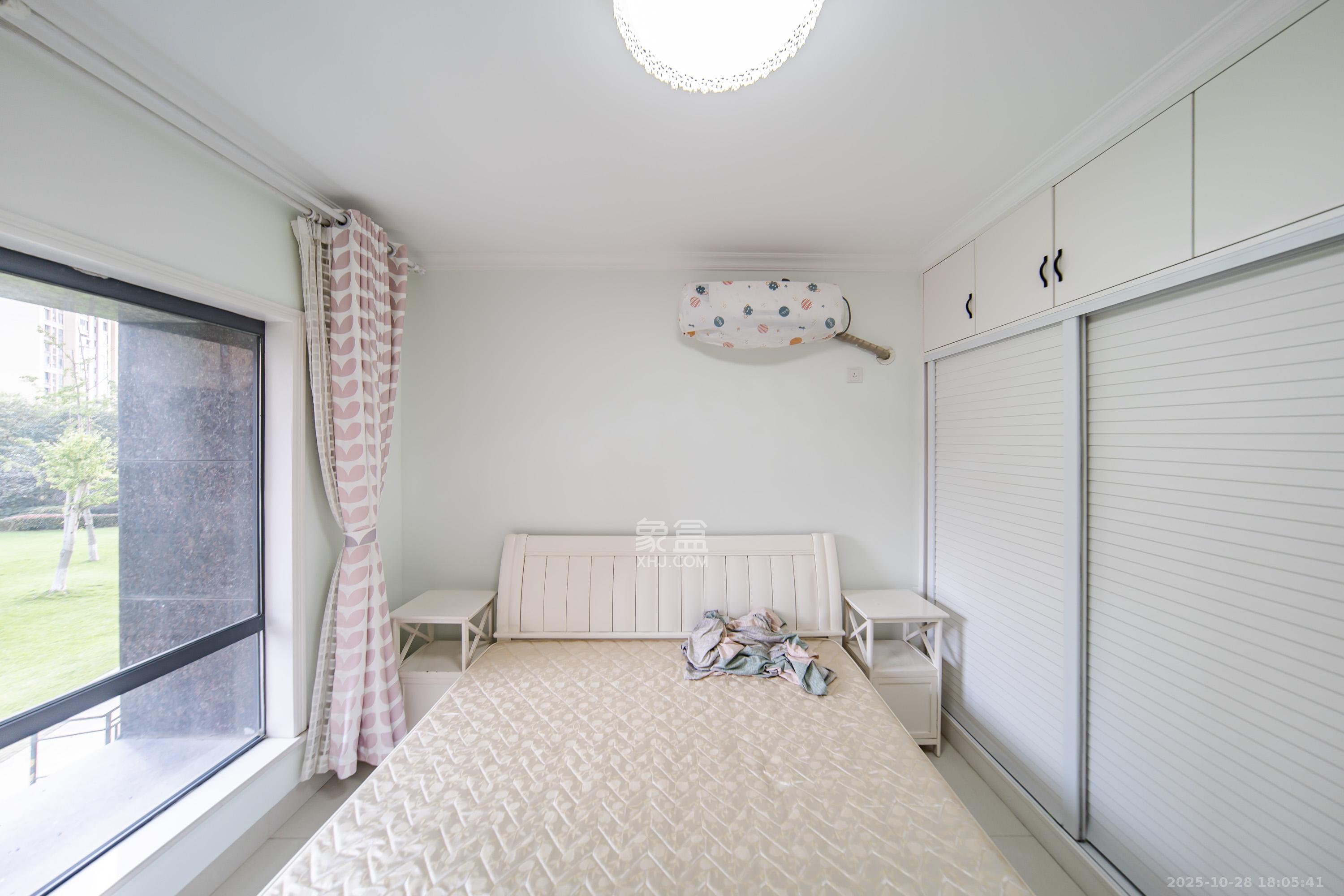 兰亭湾畔  2室2厅1卫    75.0万卧室