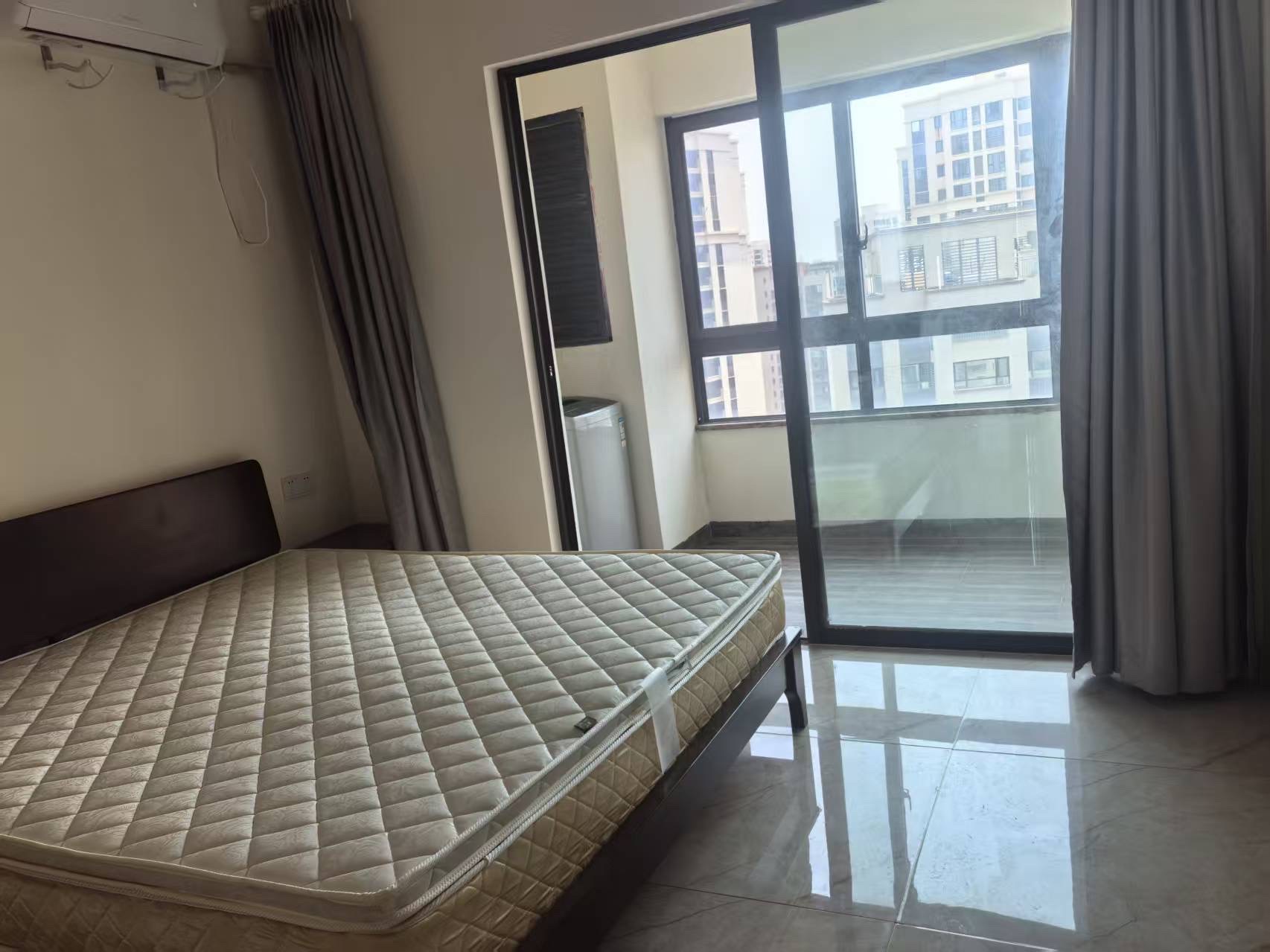 绿地海德公馆  4室2厅2卫    4300.0元/月室内图