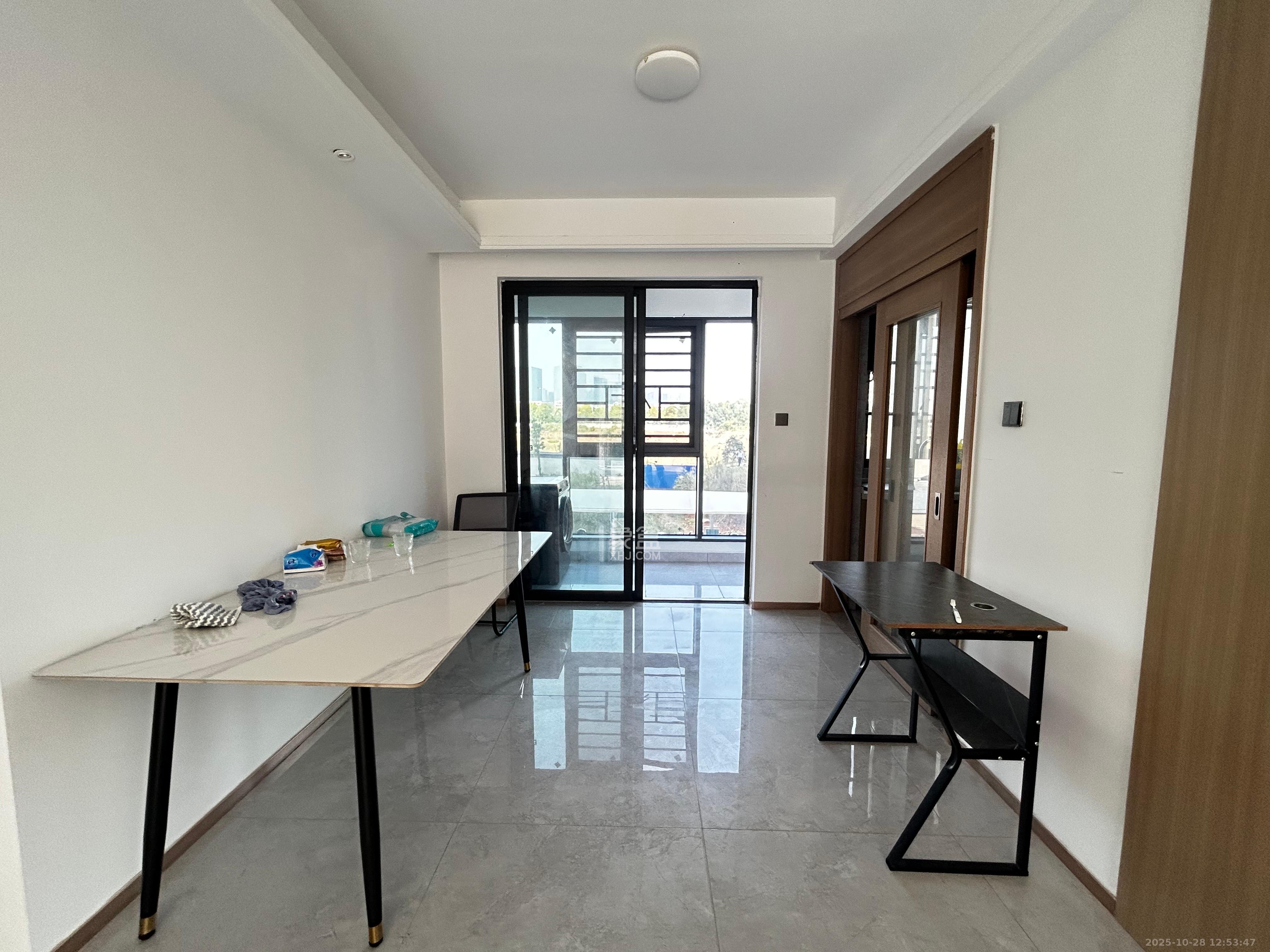 汉唐世家二期  3室2厅1卫    2500.0元/月室内图