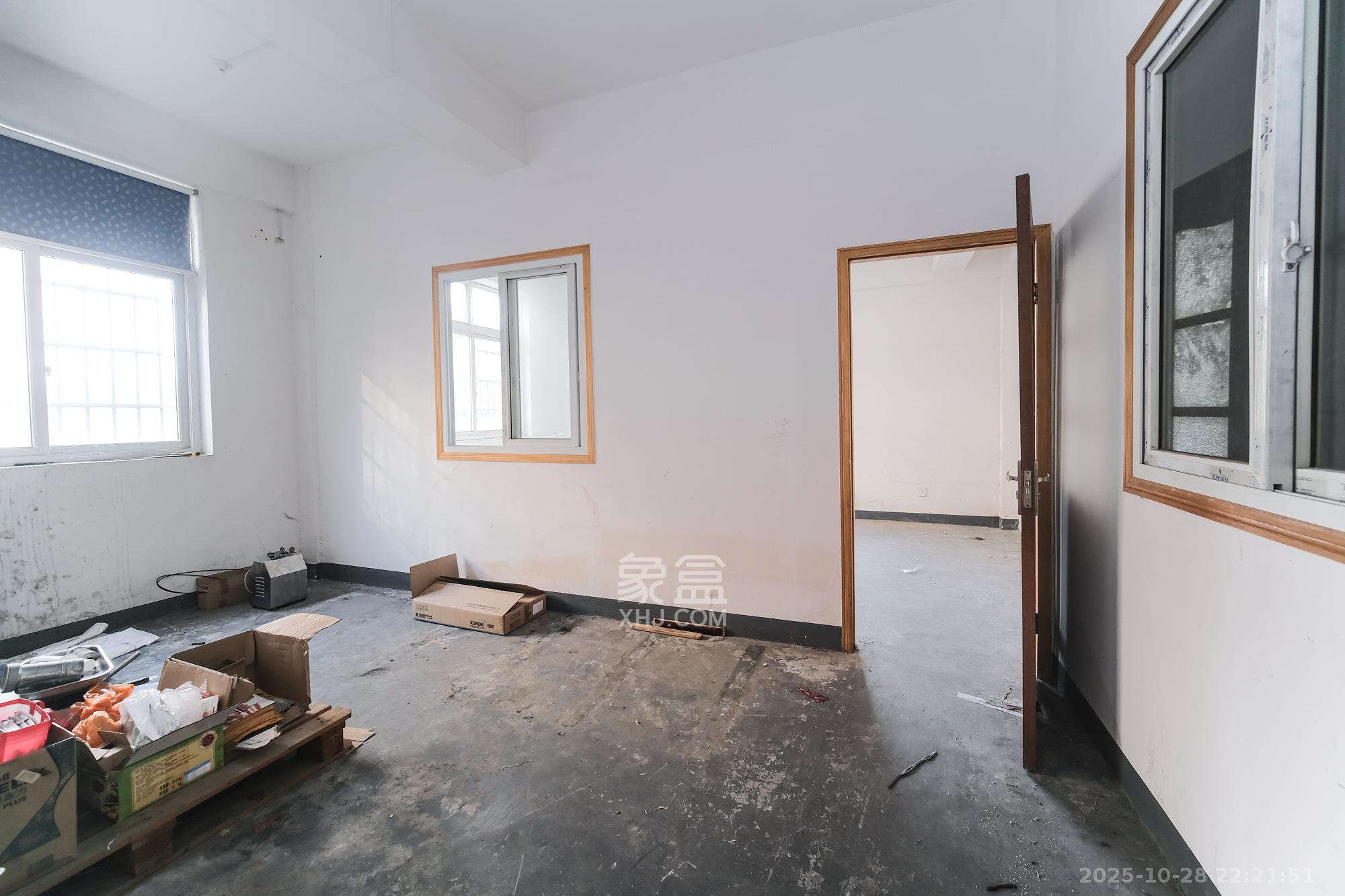 金鹰机电大市场  1室0厅0卫    65.0万其他