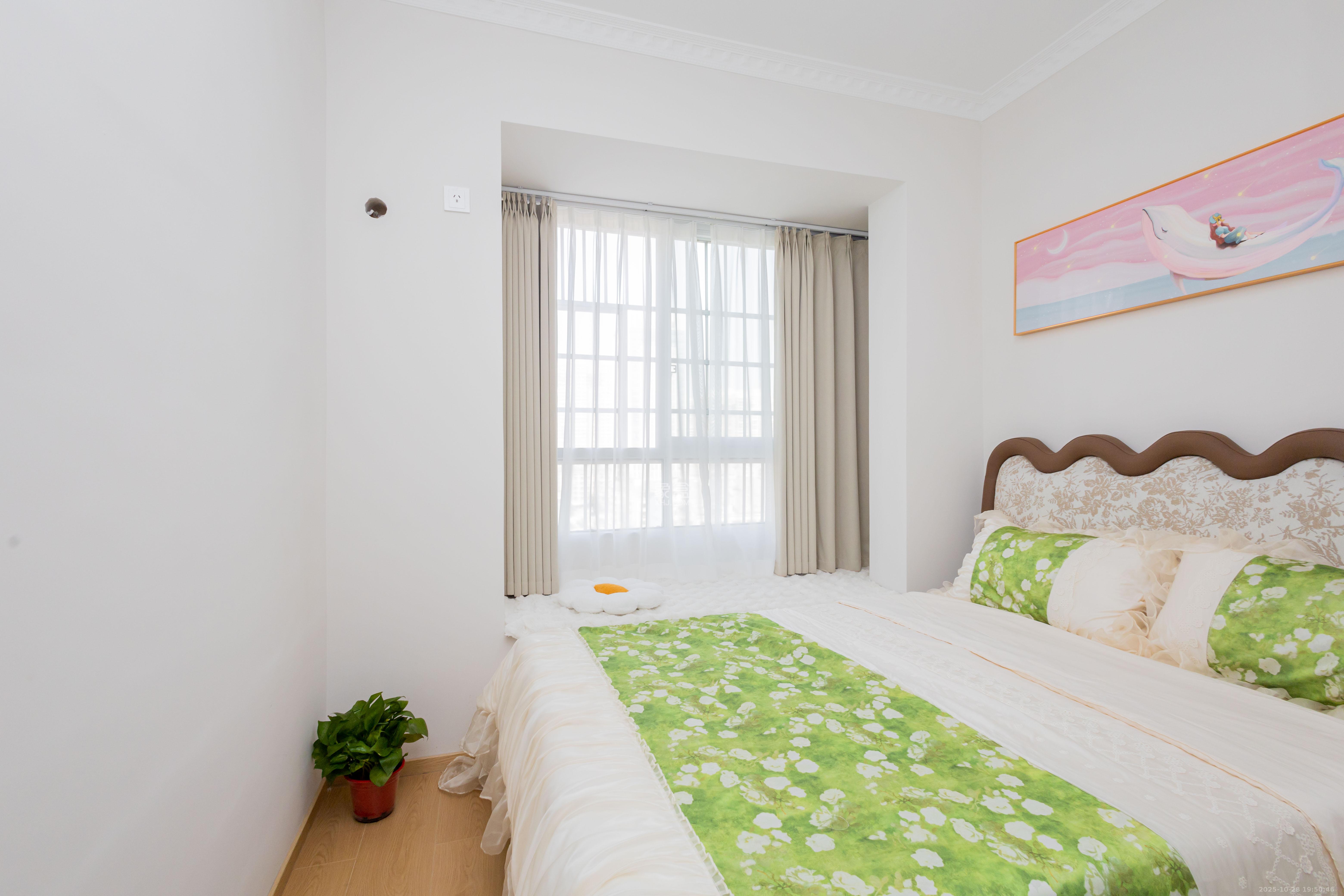 圣力华苑 3室2厅2卫 70.8万 圣力华苑 3室2厅2卫 70.8万卧室