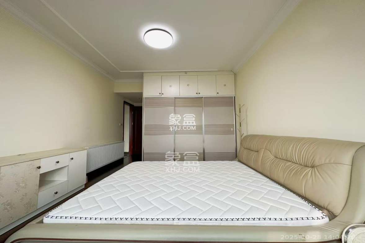 恒大翡翠华庭  3室2厅2卫    2250.0元/月 恒大翡翠华庭  3室2厅2卫    2250.0元/月室内图