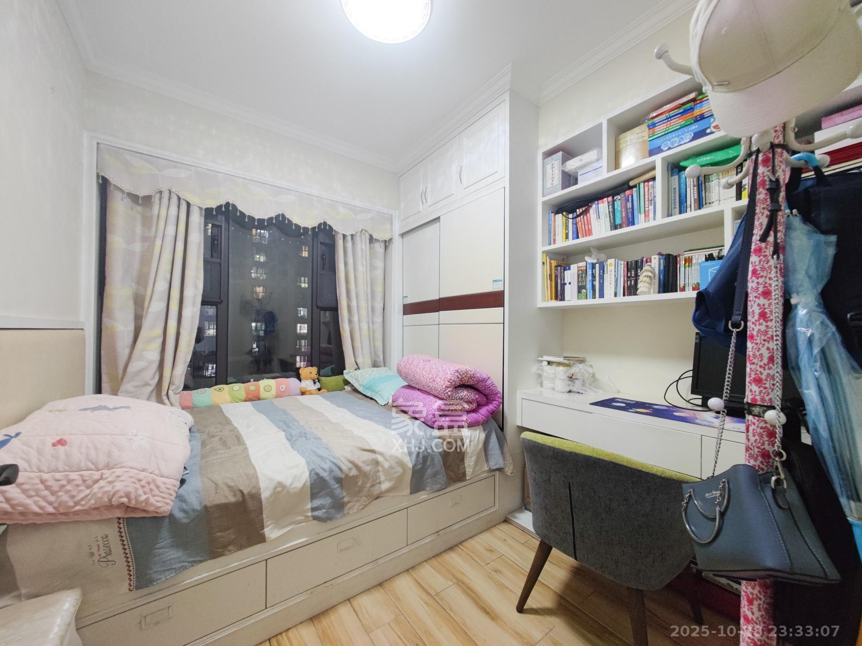 卓越蔚蓝城邦 3室2厅2卫 88.0万 卓越蔚蓝城邦 3室2厅2卫 88.0万卧室