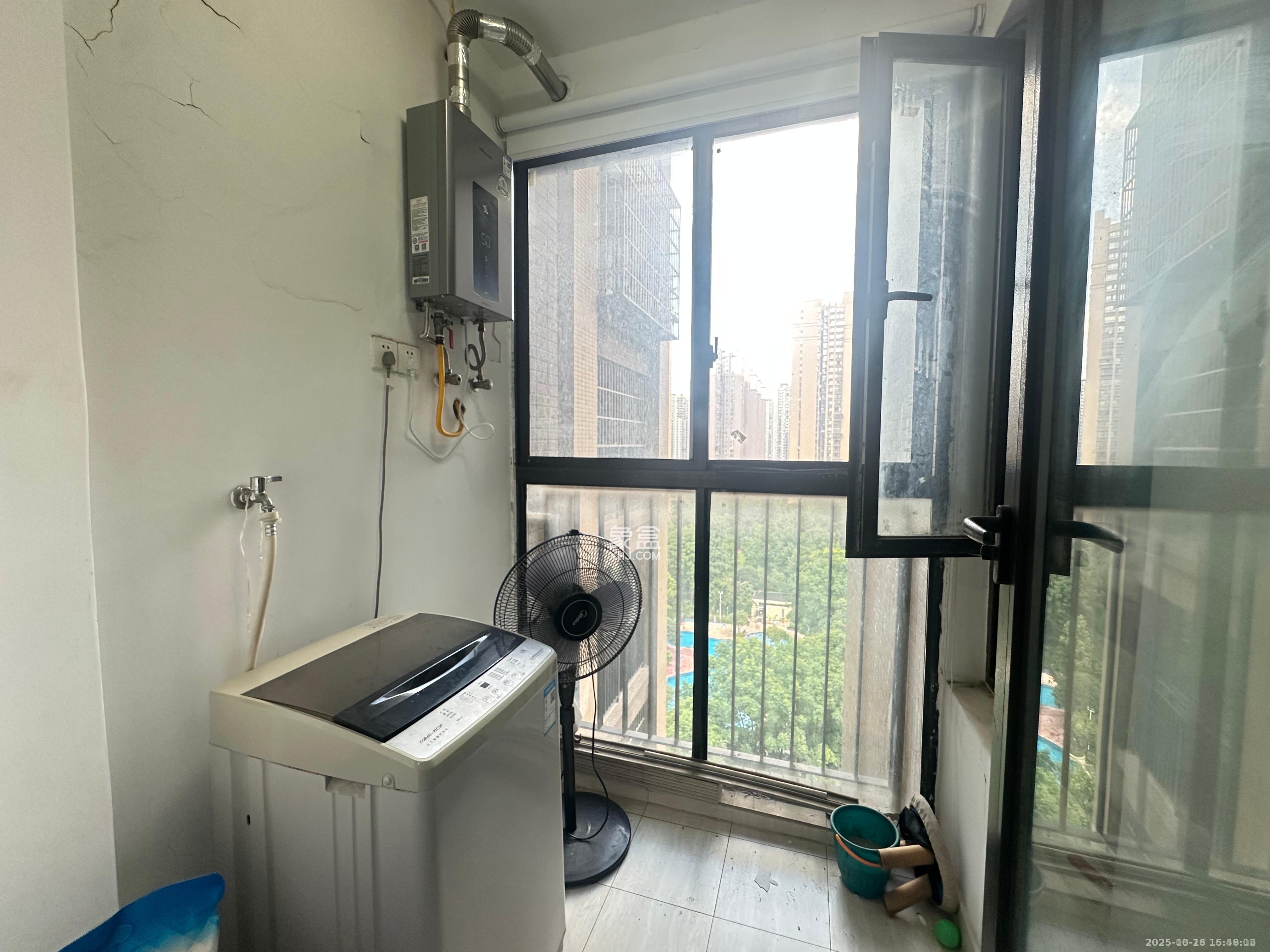 华润凤凰城三期  3室2厅1卫    2000.0元/月 华润凤凰城三期  3室2厅1卫    2000.0元/月室内图