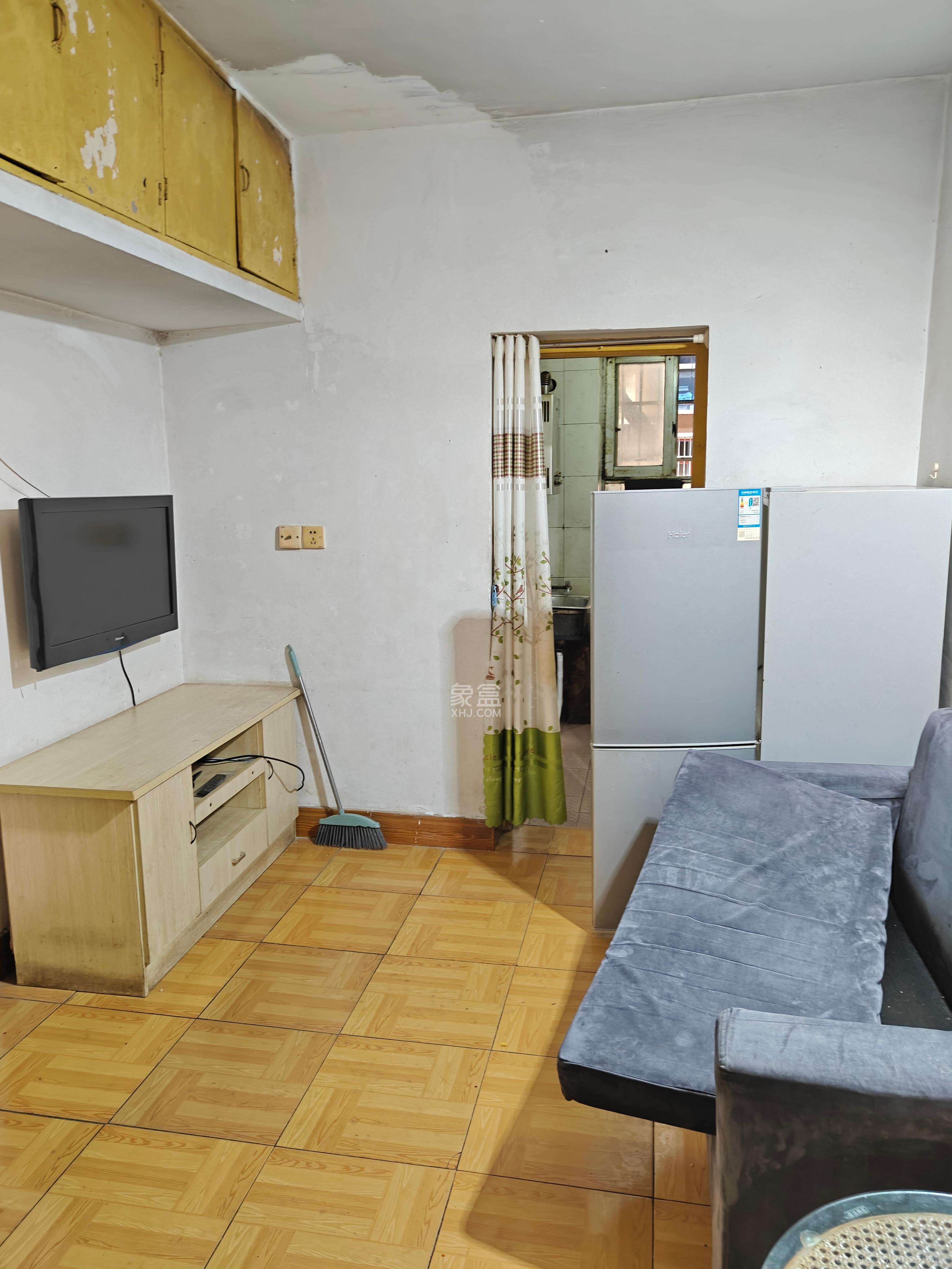 赤岗小区(一二三片)  2室1厅1卫    1200.0元/月 赤岗小区(一二三片)  2室1厅1卫    1200.0元/月