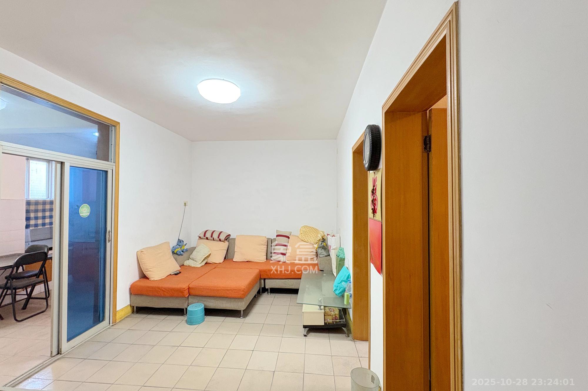 府后街50号三招四招宿舍  2室1厅1卫    46.0万 府后街50号三招四招宿舍  2室1厅1卫    46.0万客厅