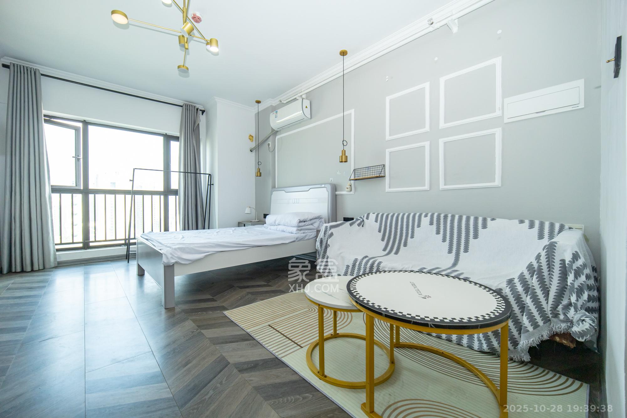 金科时代中心  1室1厅1卫    30.0万 金科时代中心  1室1厅1卫    30.0万客厅