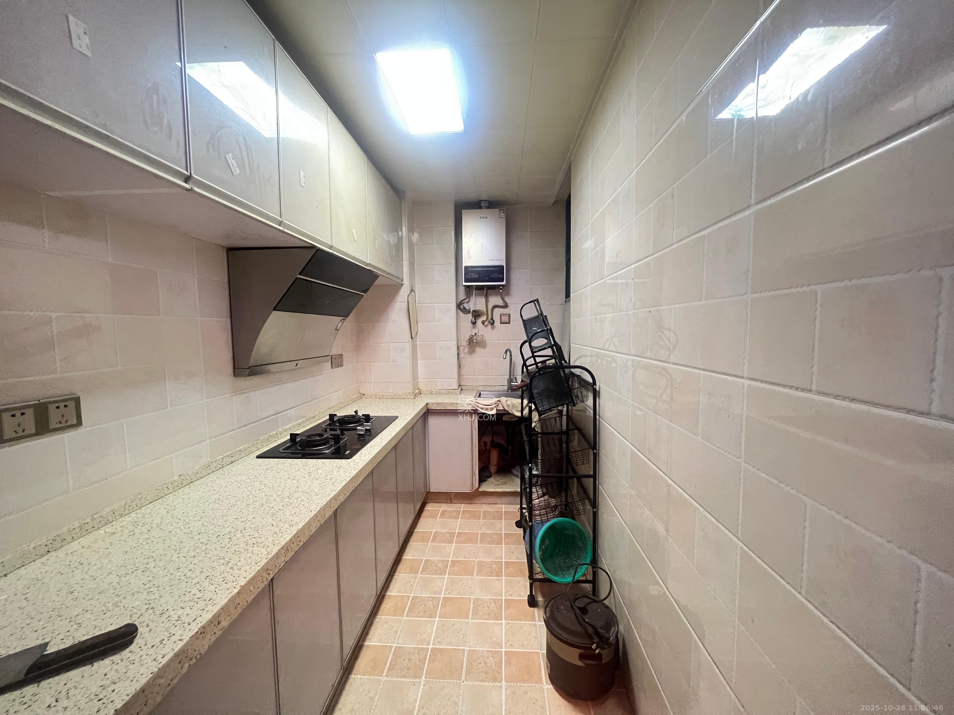 洋湖时代  3室2厅1卫    2400.0元/月 洋湖时代  3室2厅1卫    2400.0元/月室内图