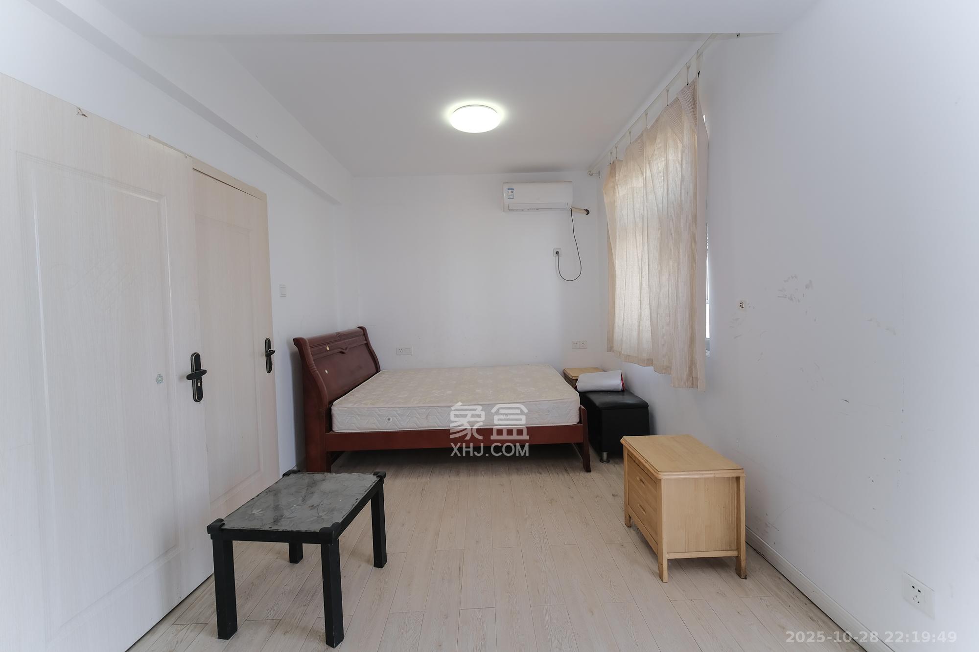 和悦城(蟠龙景苑)  3室2厅2卫    56.8万卧室