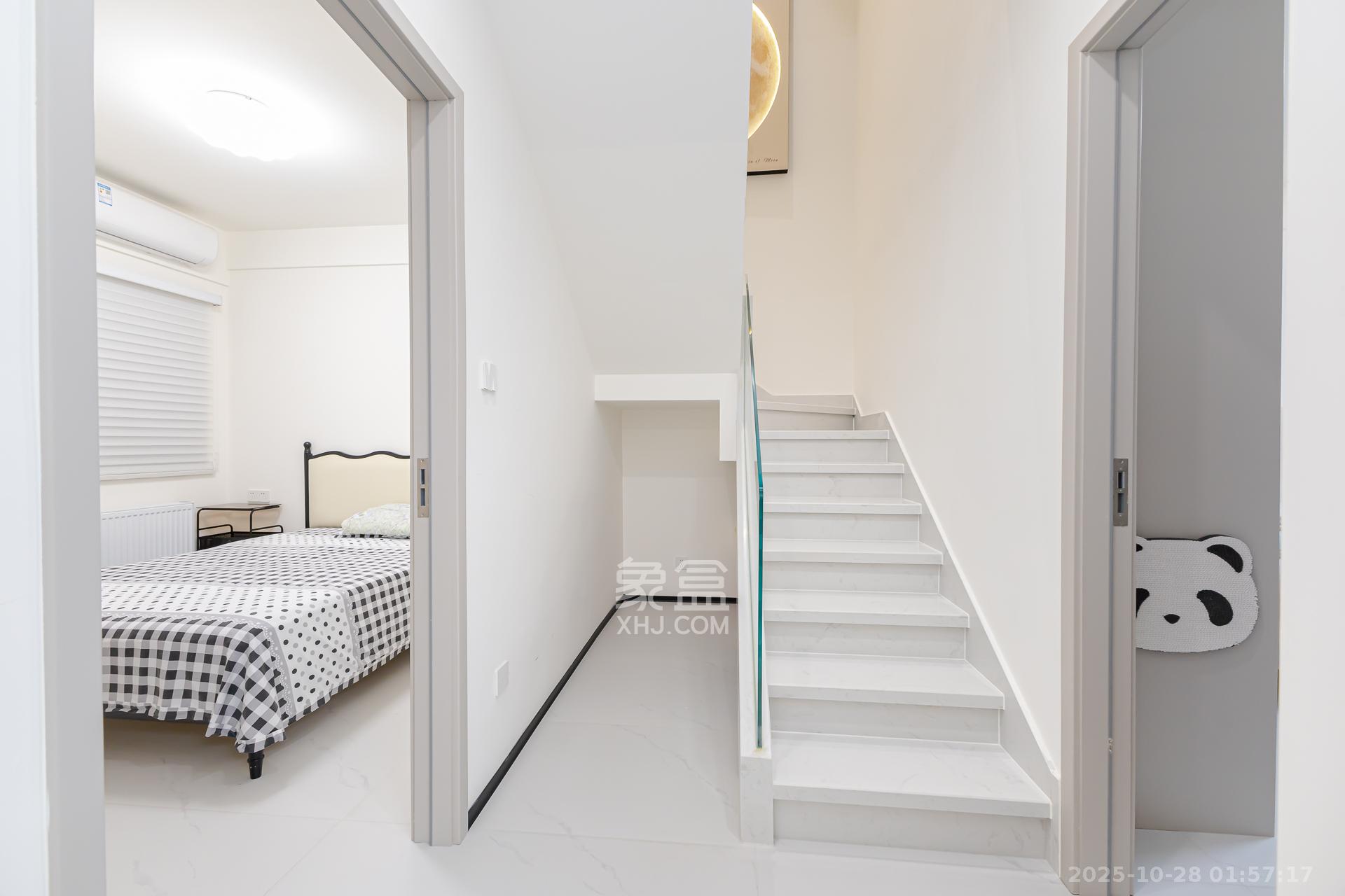 越秀湘江星汇城二期  4室2厅2卫    129.0万客厅