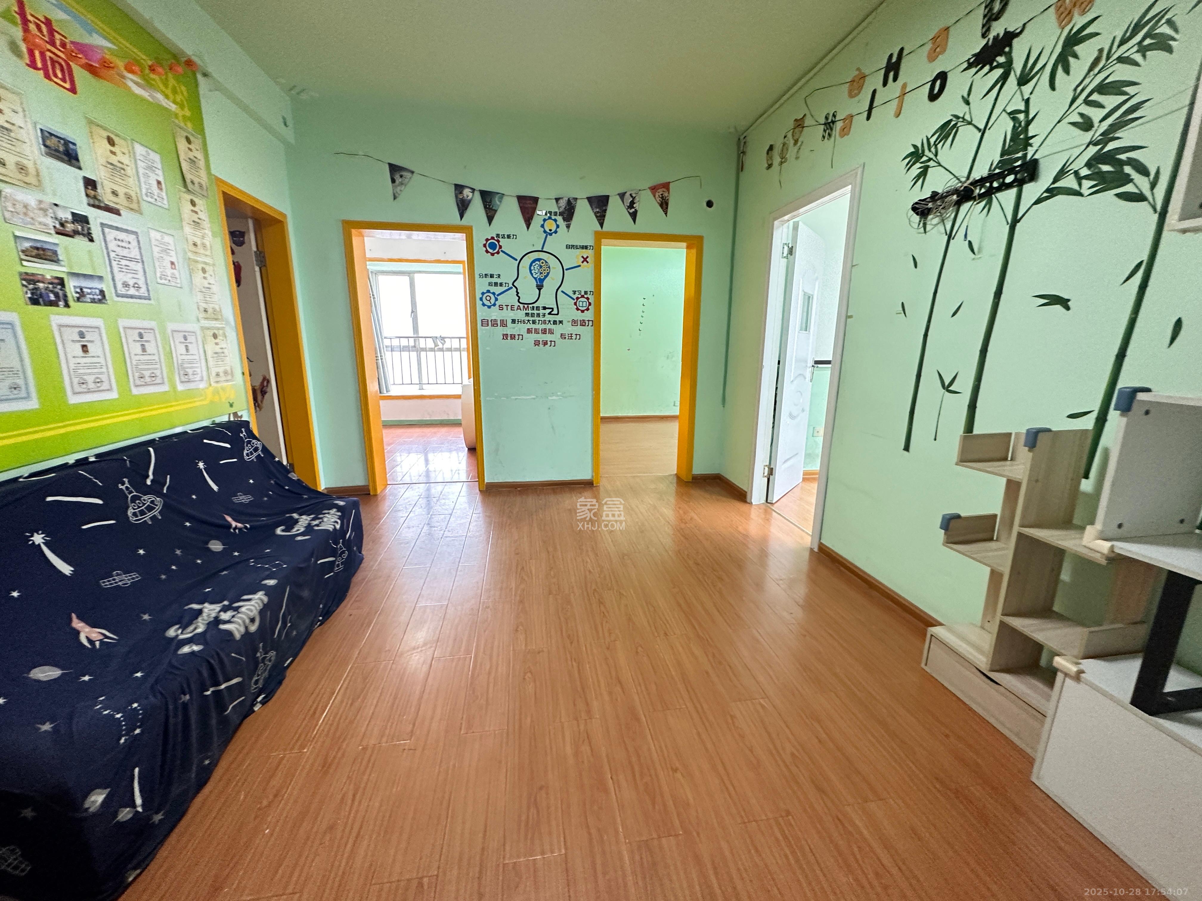 左岸右岸 3室2厅1卫 2200.0元/月 左岸右岸 3室2厅1卫 2200.0元/月室内图