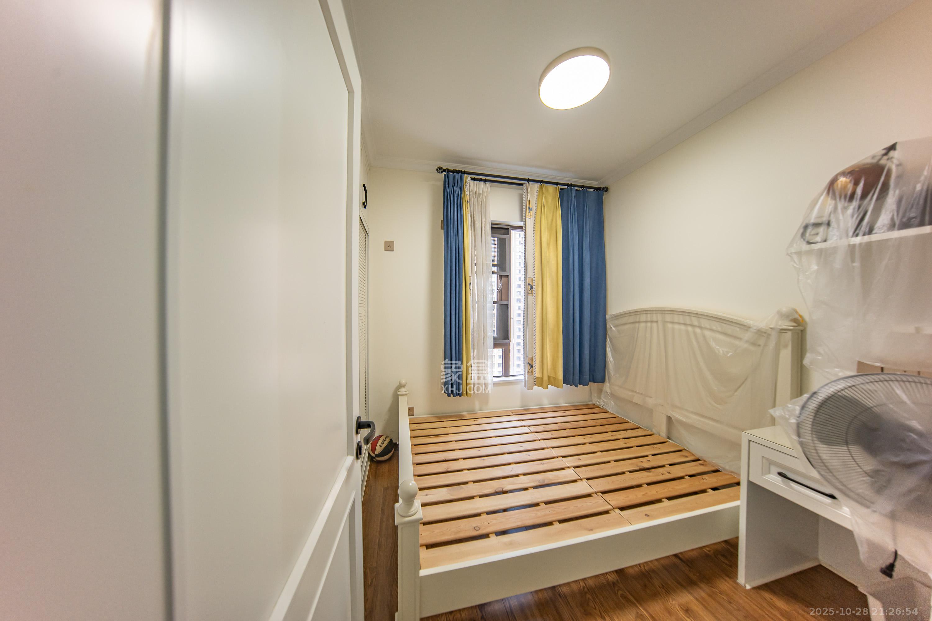 华润橡树湾 3室2厅2卫 98.0万 华润橡树湾 3室2厅2卫 98.0万卧室