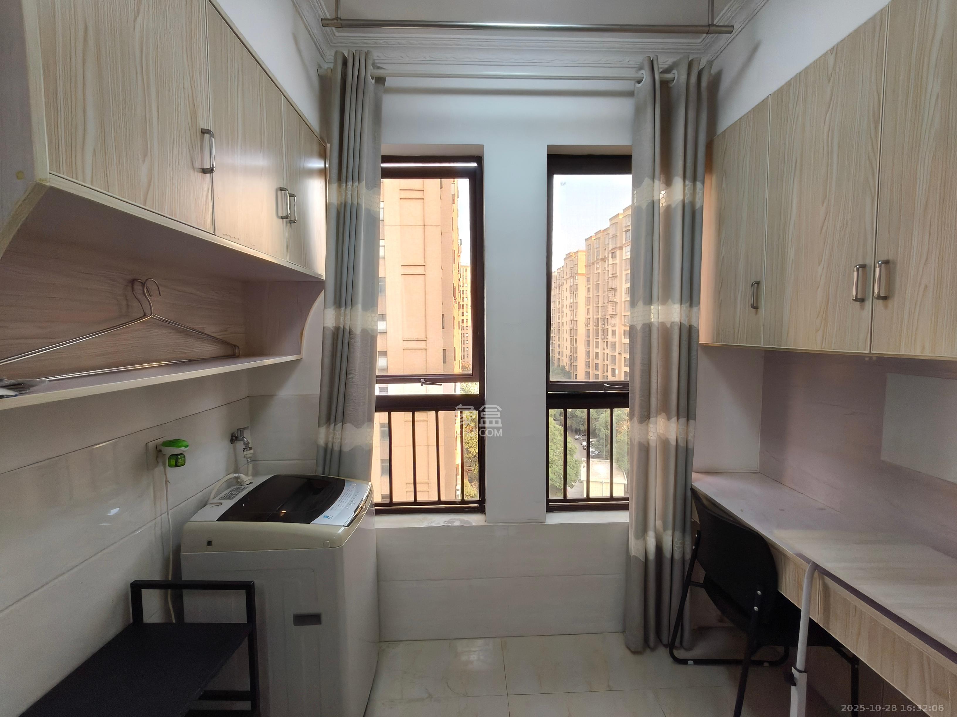 奥林匹克花园贡院三期  1室1厅1卫    1800.0元/月 奥林匹克花园贡院三期  1室1厅1卫    1800.0元/月室内图