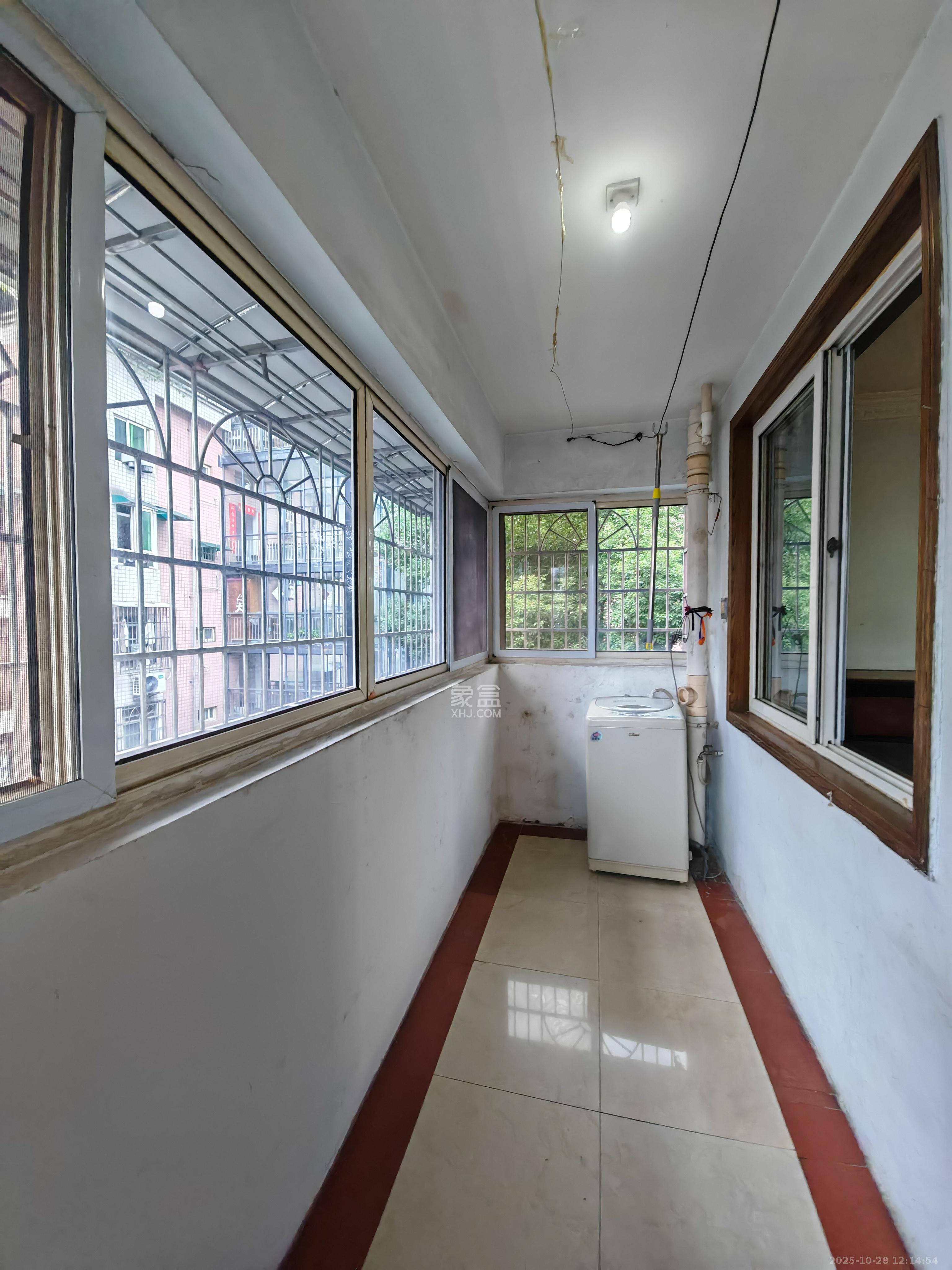 定王台公寓  2室1厅1卫    2200.0元/月室内图