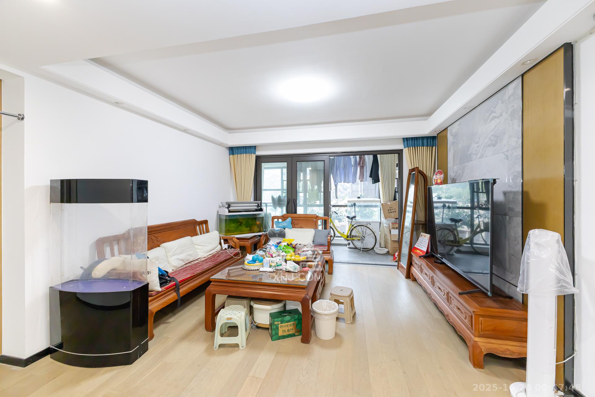 润和滨江府 4室2厅2卫 155.0万 润和滨江府 4室2厅2卫 155.0万客厅