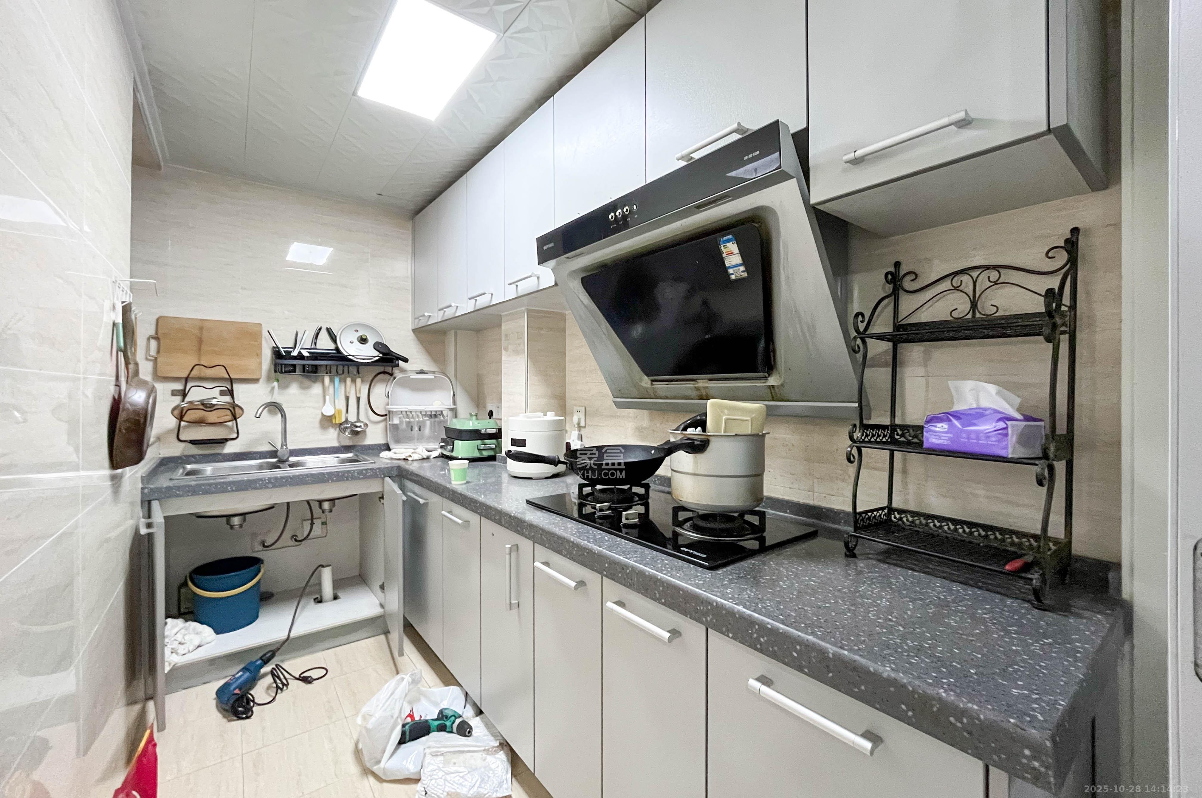 中海梅溪湖壹号  2室1厅1卫    126.0万厨房