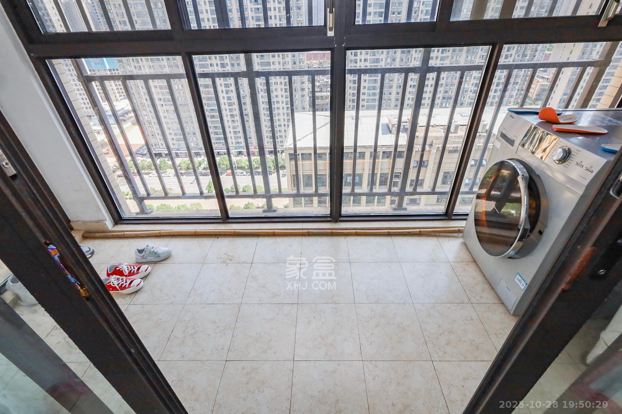 钰龙天下二期（钰龙佳园）  3室2厅1卫    3000.0元/月室内图