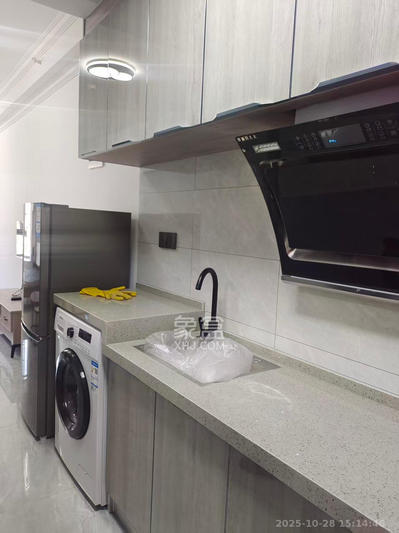 保利香槟国际  1室1厅1卫    1250.0元/月 保利香槟国际  1室1厅1卫    1250.0元/月室内图