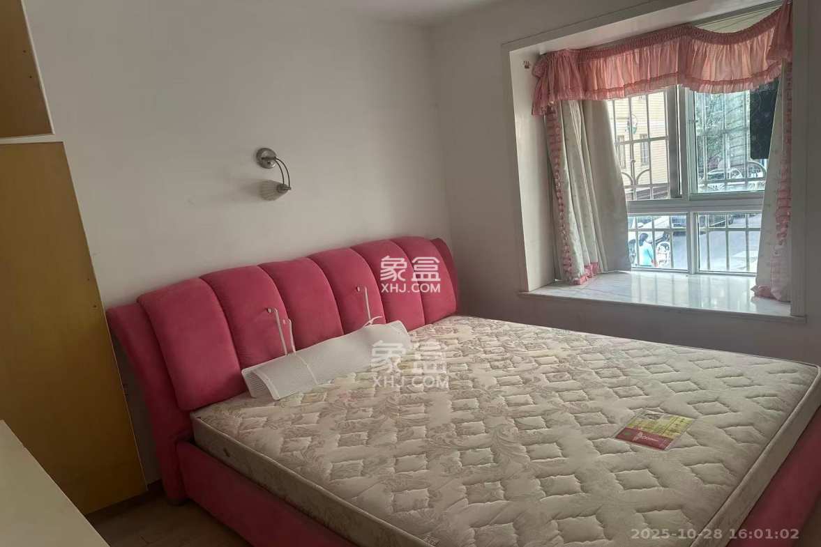 都市春天  3室2厅1卫    2600.0元/月 都市春天  3室2厅1卫    2600.0元/月室内图