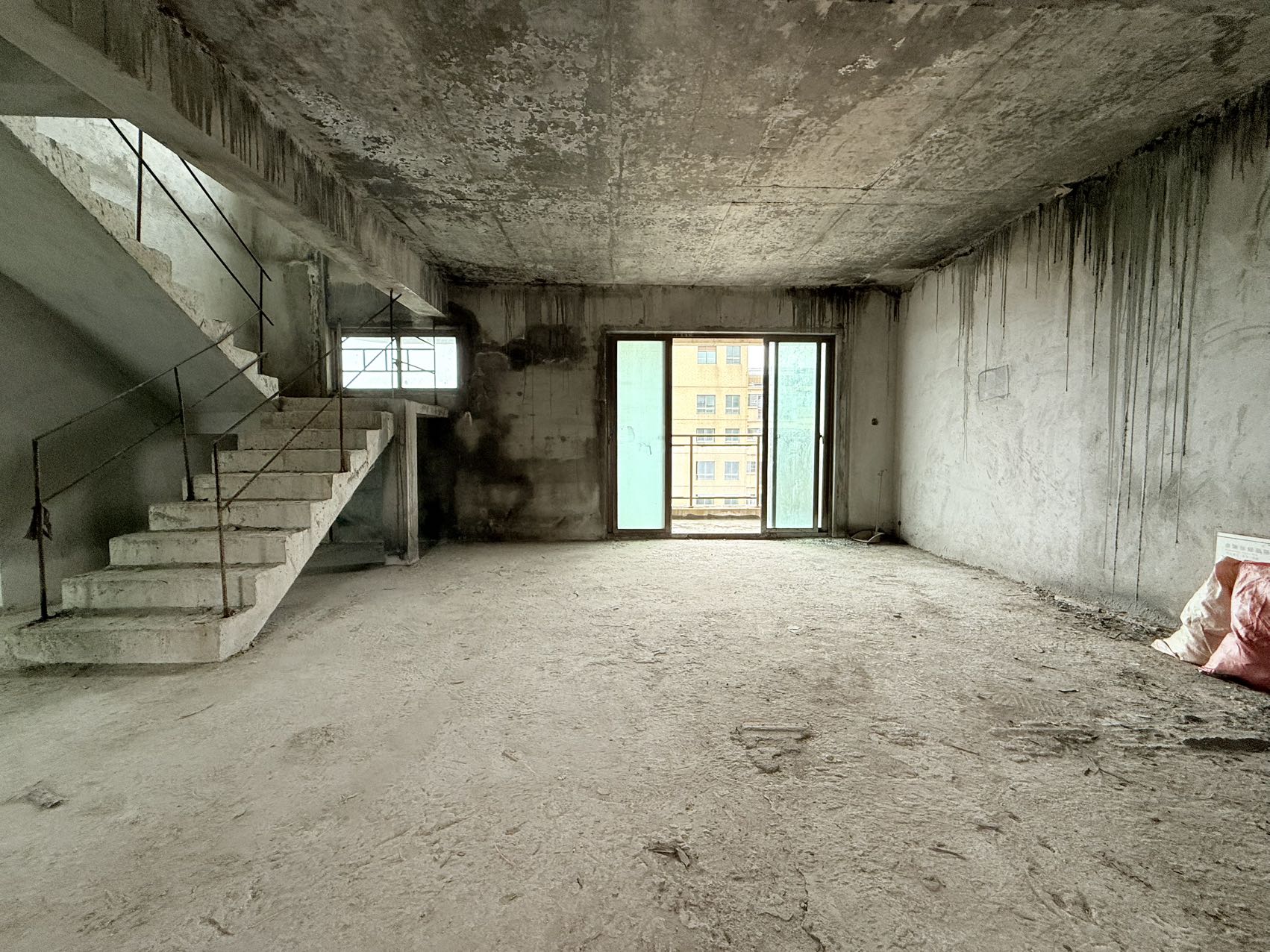 海岛国际名城  5室2厅2卫    330.0万室内图