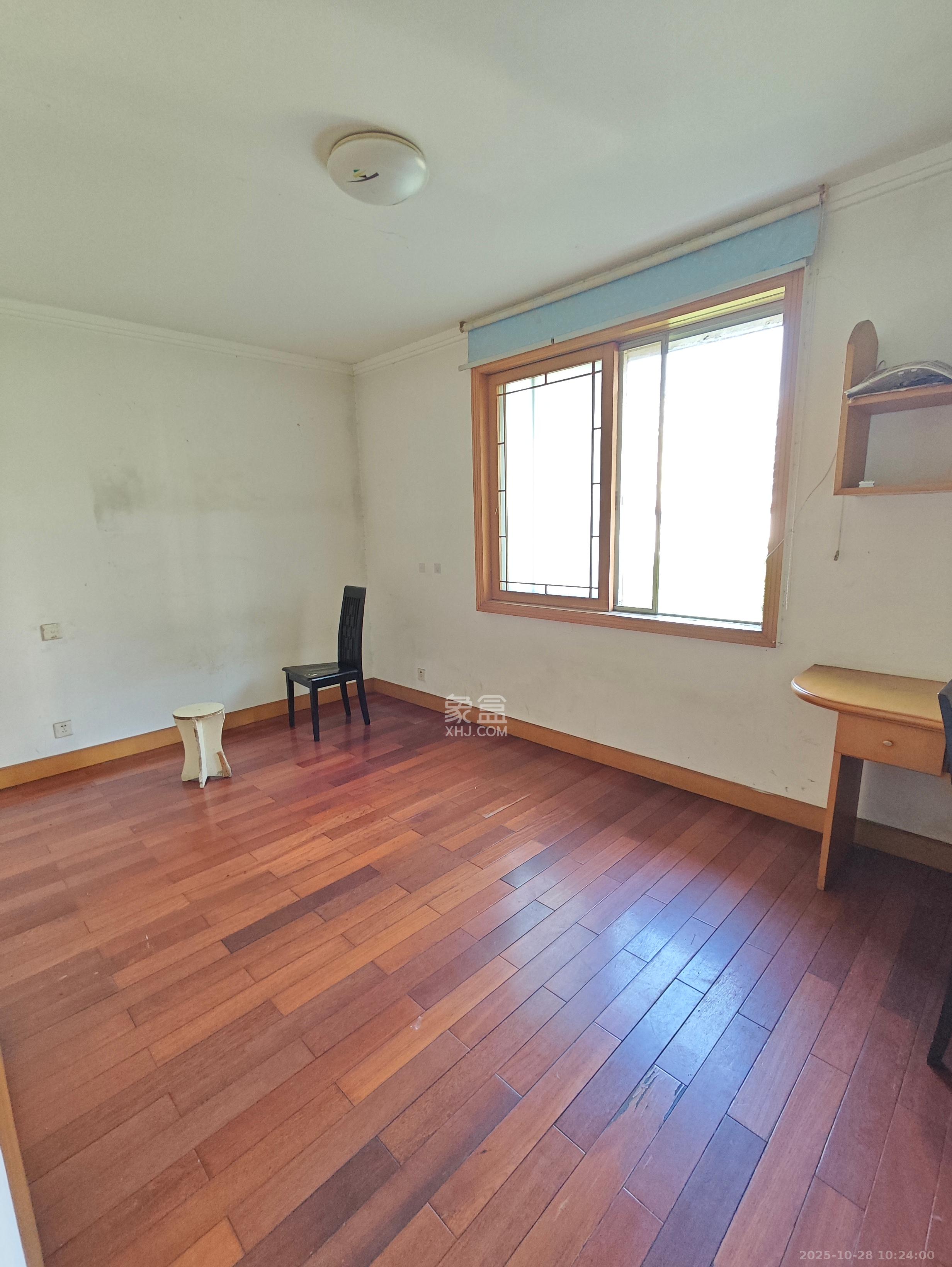 湘计花园 3室2厅1卫 2300.0元/月 湘计花园 3室2厅1卫 2300.0元/月室内图