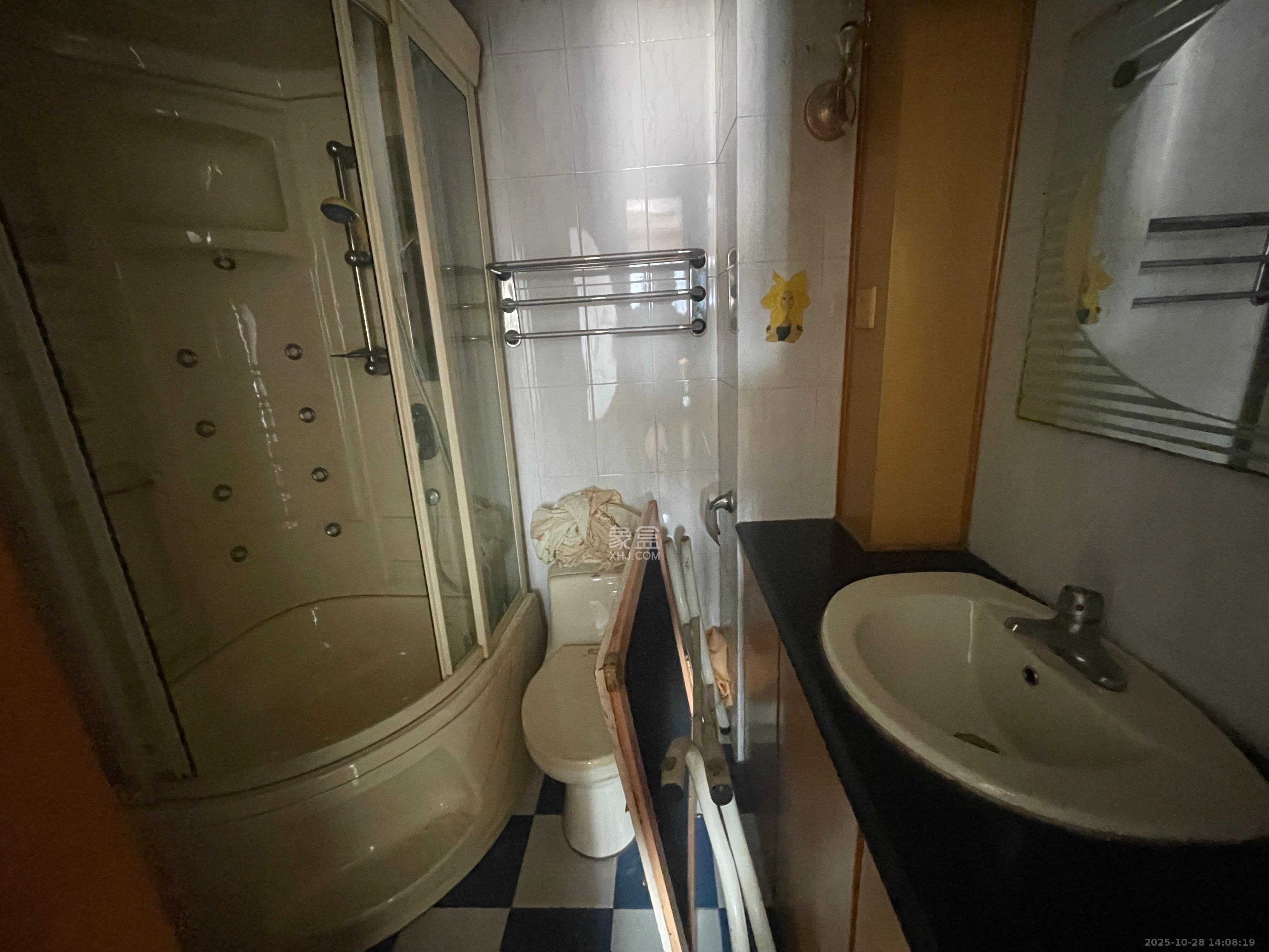 三湘小区 3室2厅2卫 1800.0元/月 三湘小区 3室2厅2卫 1800.0元/月室内图