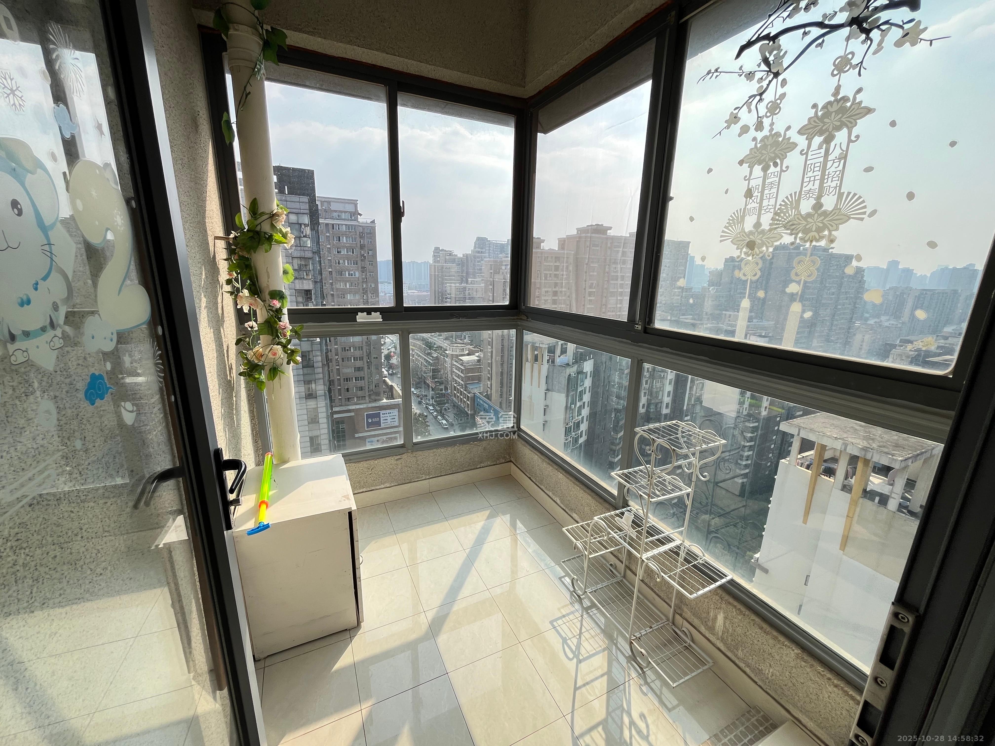 西子一间 2室2厅1卫 2100.0元/月 西子一间 2室2厅1卫 2100.0元/月室内图