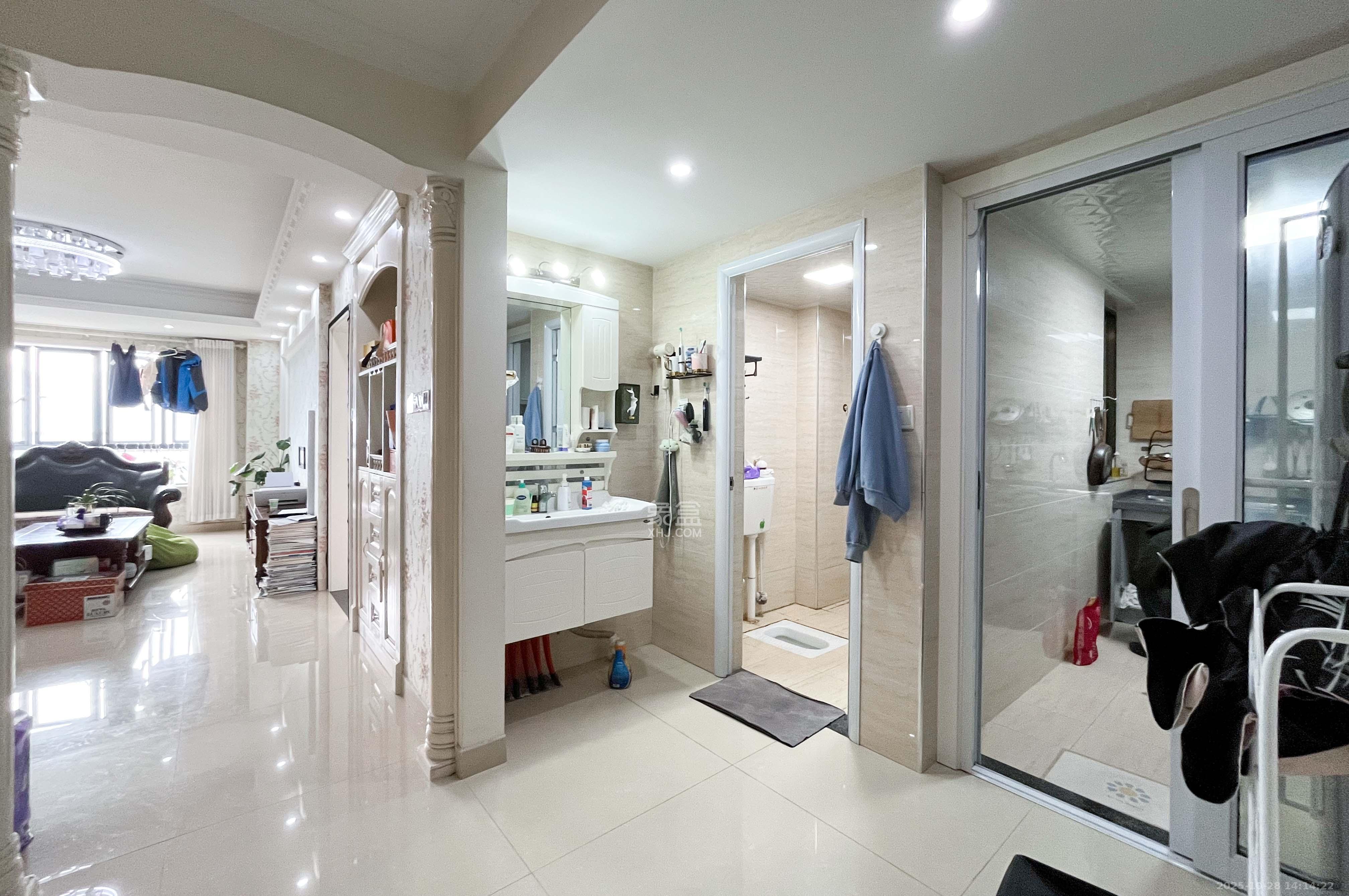 中海梅溪湖壹号  2室1厅1卫    126.0万其他