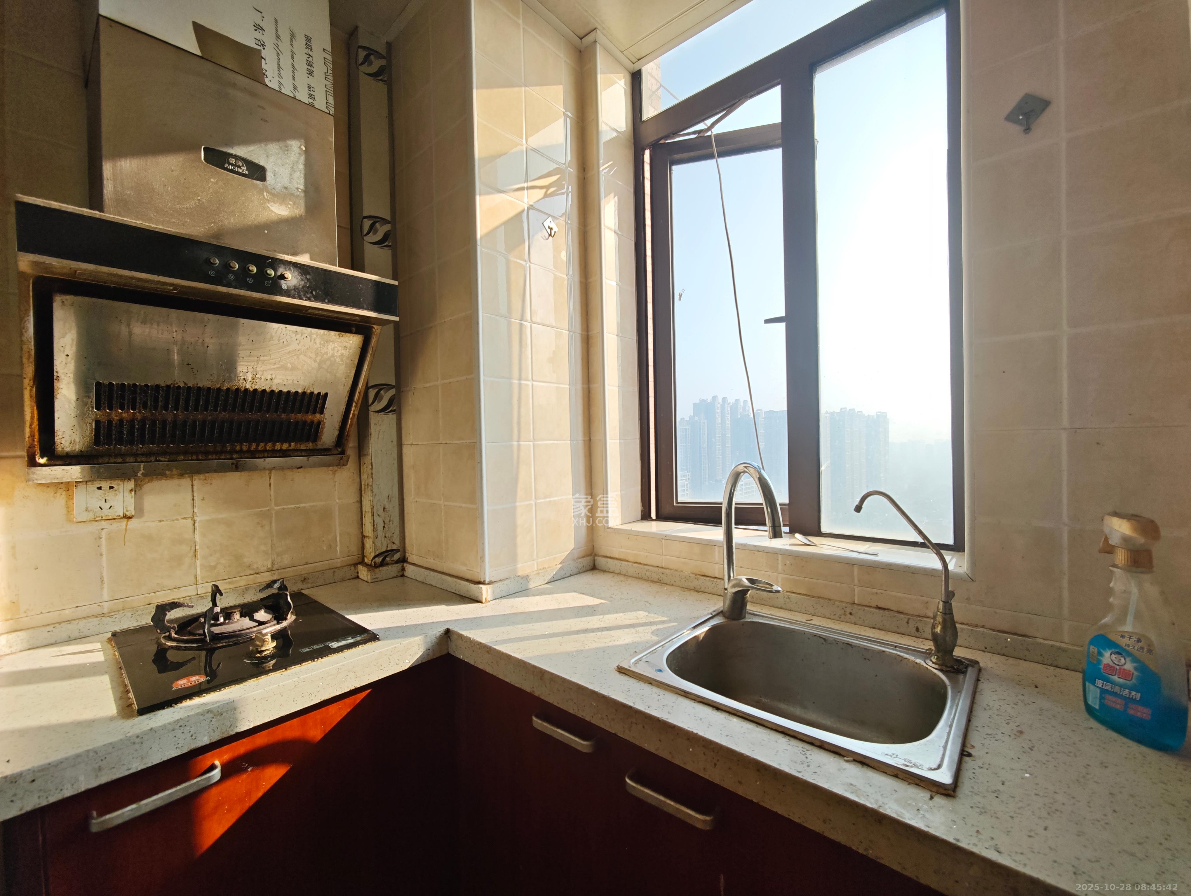 水岸世景  1室1厅1卫    1000.0元/月 水岸世景  1室1厅1卫    1000.0元/月