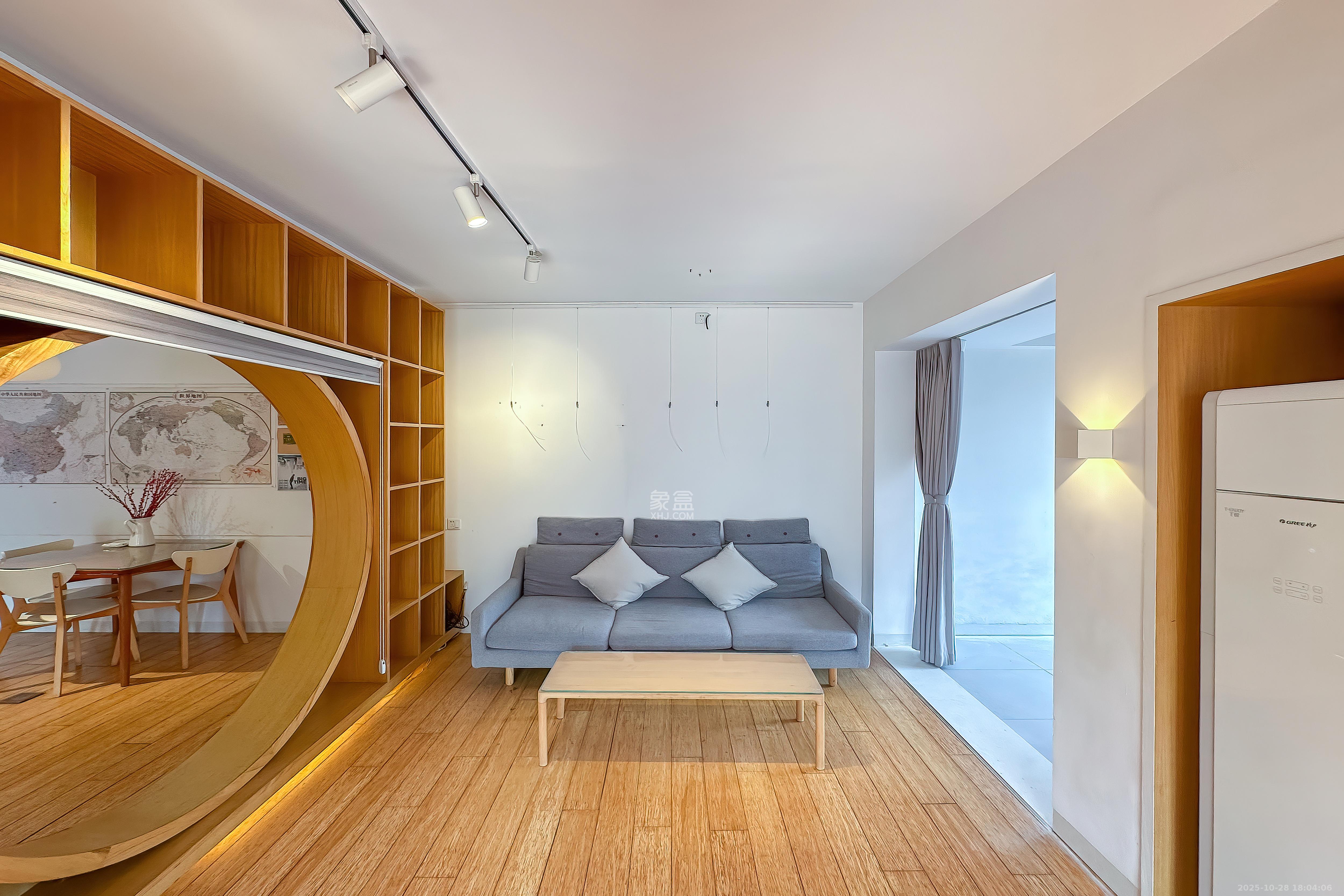 合能洋湖公馆  3室2厅1卫    77.0万客厅