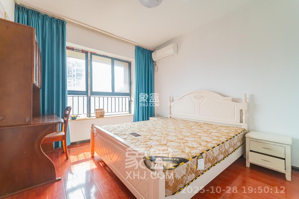 华润凤凰城三期  5室2厅1卫    4000.0元/月 华润凤凰城三期  5室2厅1卫    4000.0元/月室内图