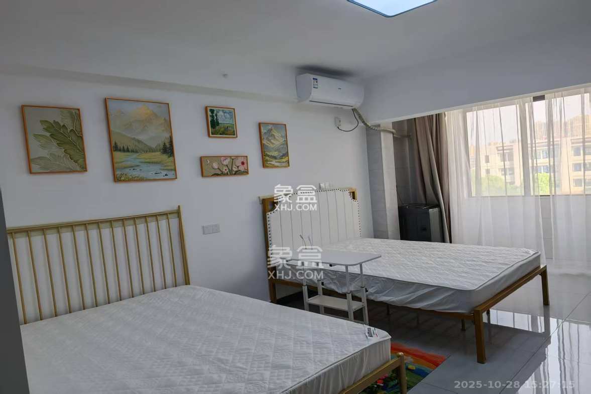 极目楚天 1室2厅1卫 1300.0元/月 极目楚天 1室2厅1卫 1300.0元/月室内图