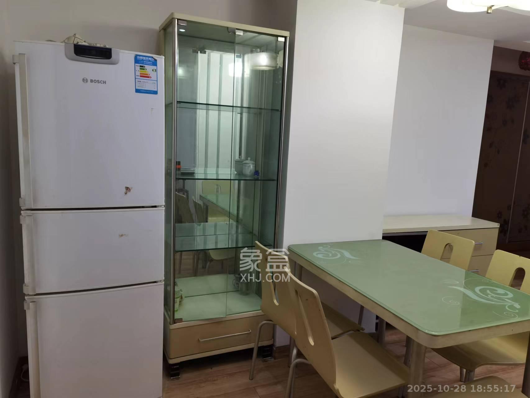 华润凤凰城二期  3室2厅1卫    2100.0元/月室内图