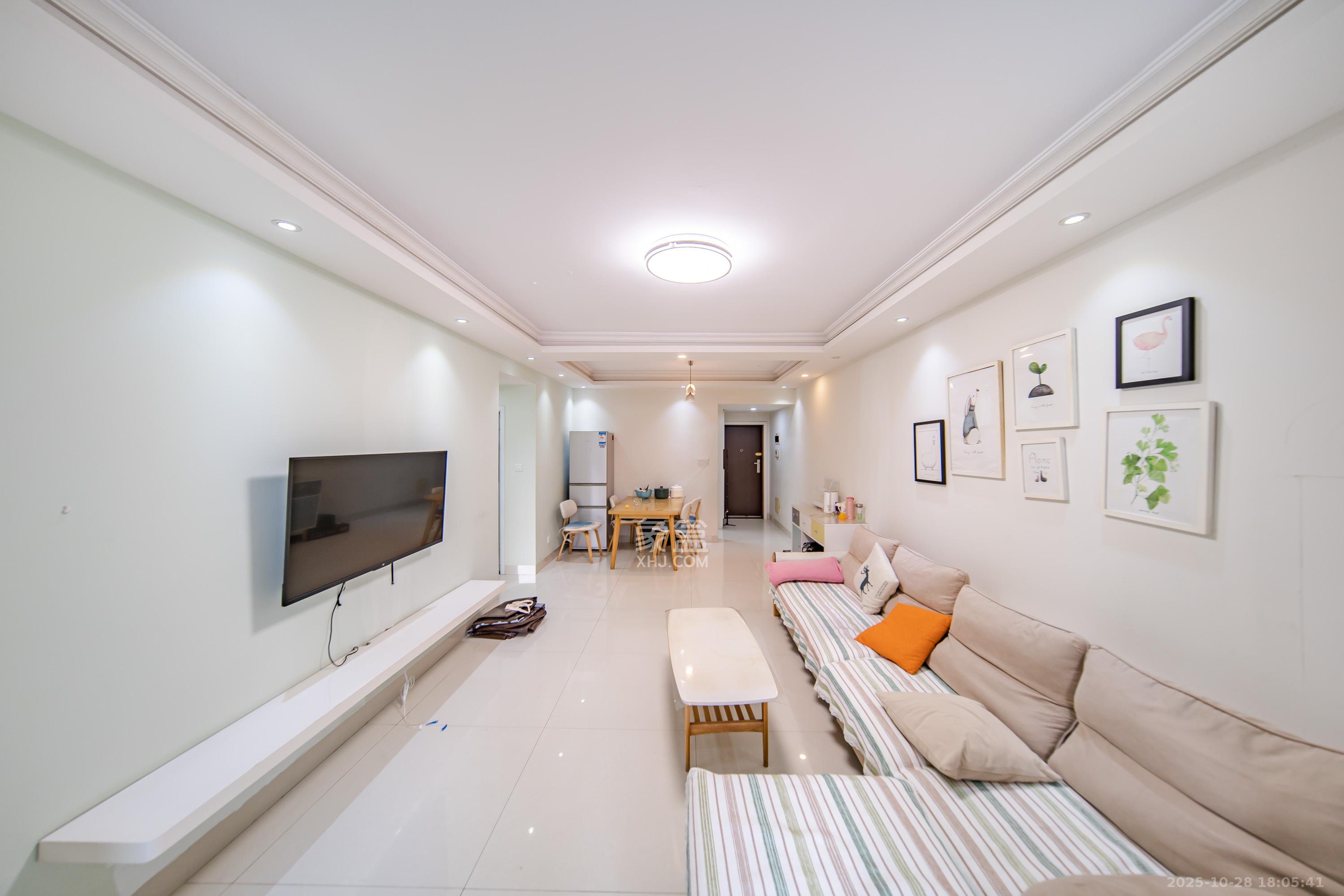 兰亭湾畔  2室2厅1卫    75.0万客厅