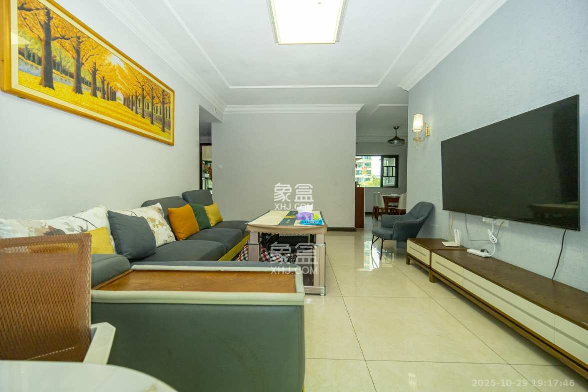 恒大雅苑 3室2厅2卫 112.0万 恒大雅苑 3室2厅2卫 112.0万客厅