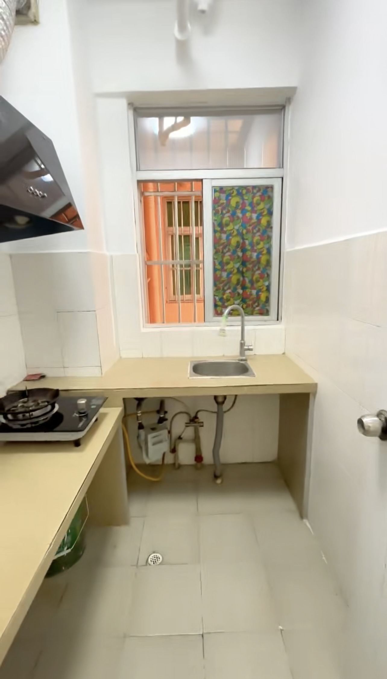 水岸星城B小区  1室2厅1卫    56.8万客厅