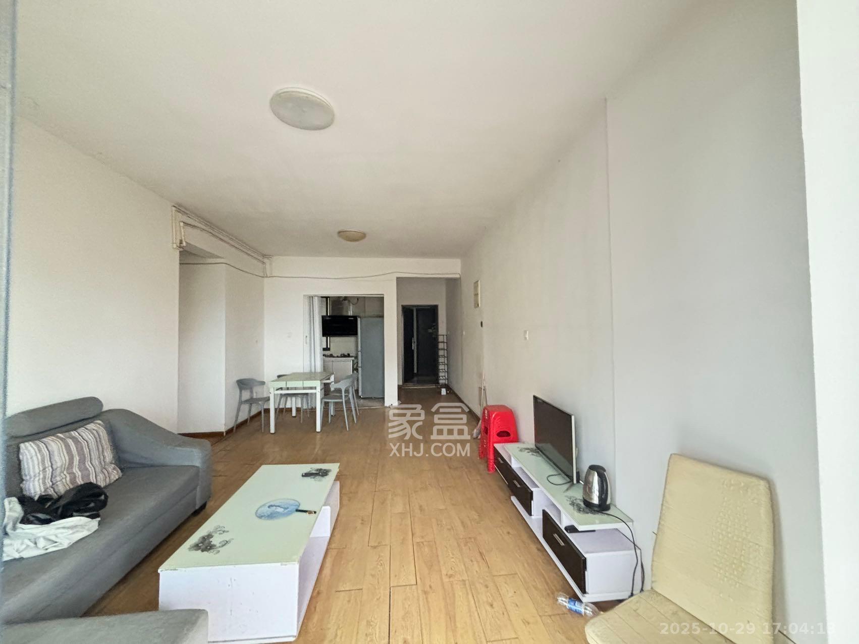 中南红领邦(红星嘉和苑) 3室2厅1卫 1800.0元/月 中南红领邦(红星嘉和苑) 3室2厅1卫 1800.0元/月室内图