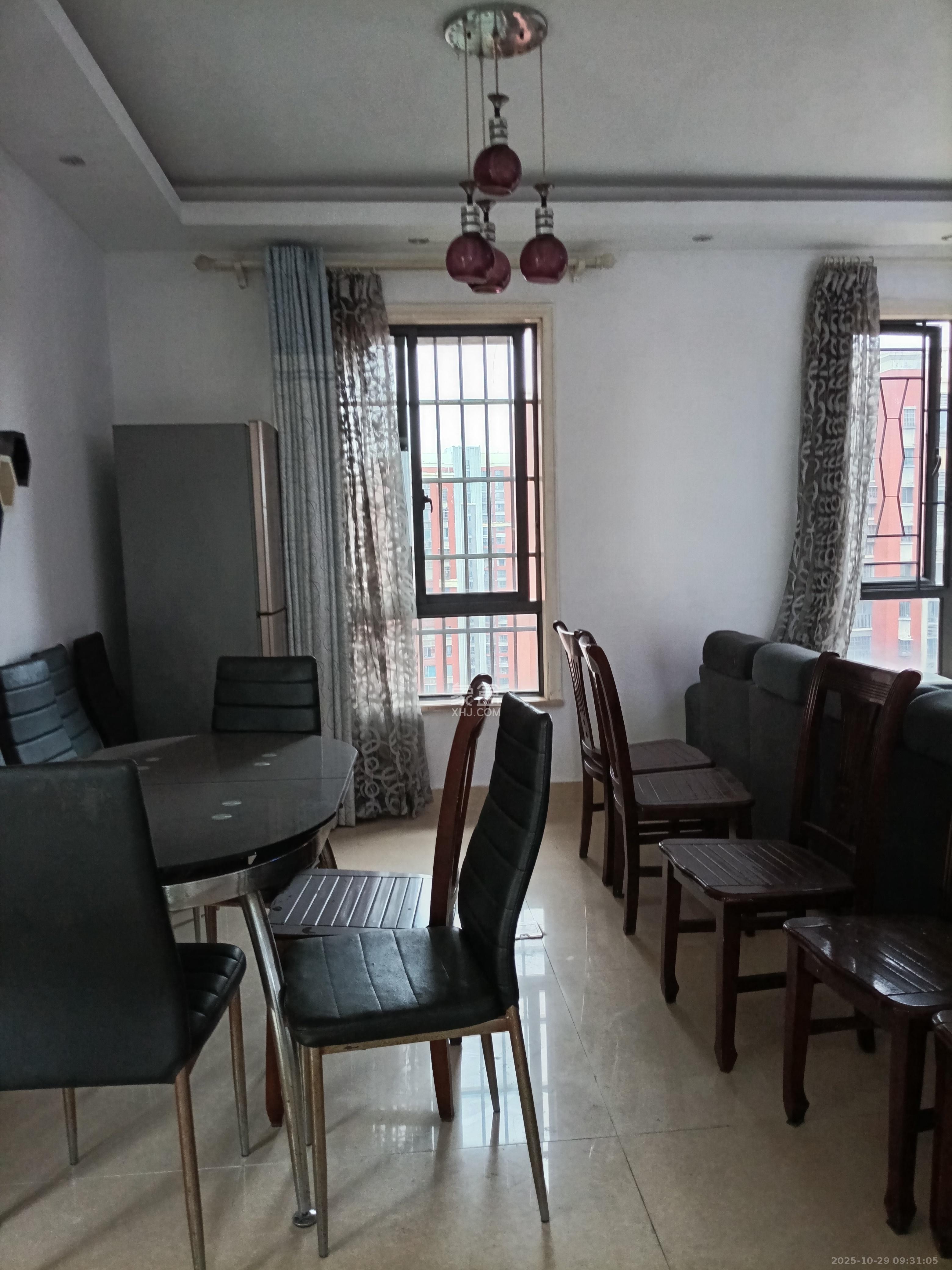 华润凤凰城二期  3室2厅1卫    1700.0元/月 华润凤凰城二期  3室2厅1卫    1700.0元/月室内图